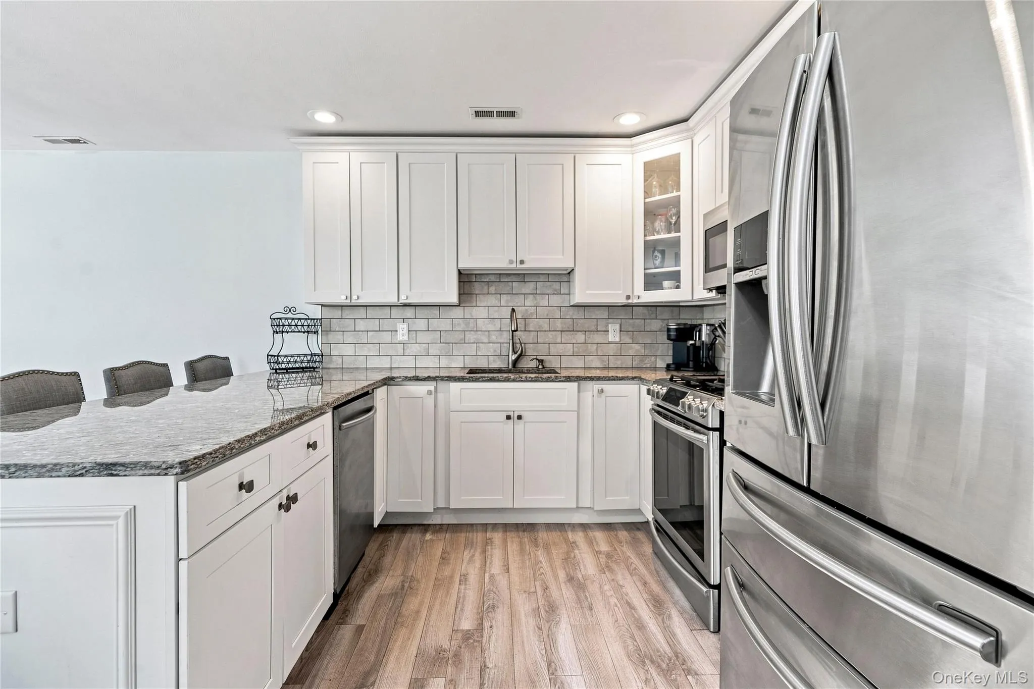 40 Quail Court, Brookhaven, NY, 2 Bedrooms Bedrooms, 6 Rooms Rooms,1 BathroomBathrooms,Residential,For Rent,Quail,0,1047176 40 Quail Court, Brookhaven, NY, 2 Bedrooms Bedrooms, 6 Rooms Rooms,1 BathroomBathrooms,Residential,For Rent,Quail,0,1047176