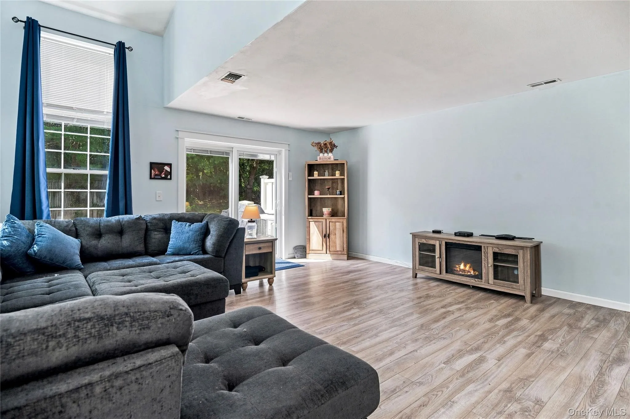 40 Quail Court, Brookhaven, NY, 2 Bedrooms Bedrooms, 6 Rooms Rooms,1 BathroomBathrooms,Residential,For Rent,Quail,0,1047176 40 Quail Court, Brookhaven, NY, 2 Bedrooms Bedrooms, 6 Rooms Rooms,1 BathroomBathrooms,Residential,For Rent,Quail,0,1047176