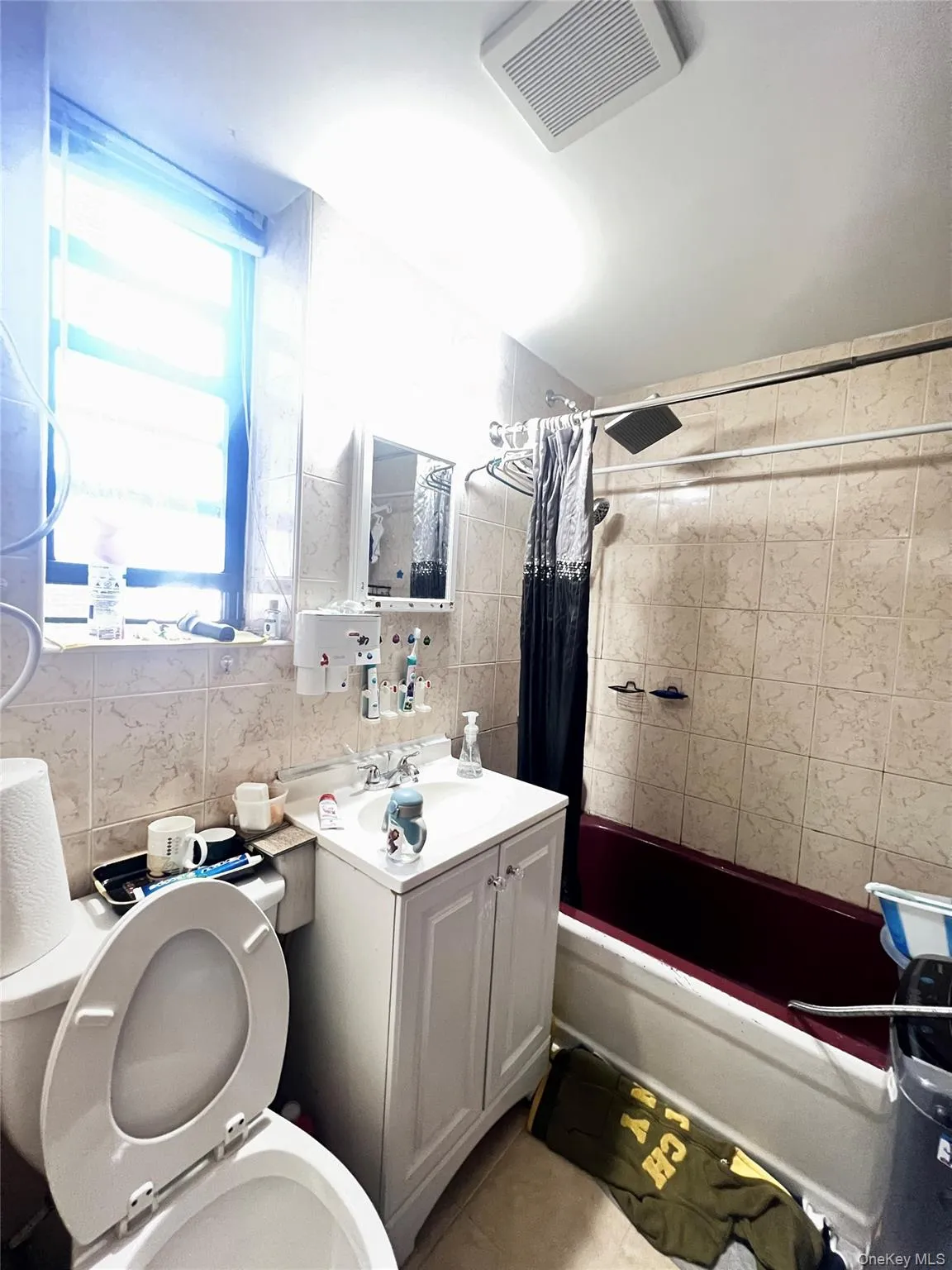 42-52 Layton Street, New York, NY, 1 Bedroom Bedrooms, 4 Rooms Rooms,1 BathroomBathrooms,Residential,For Rent,Layton,0,1047181 42-52 Layton Street, New York, NY, 1 Bedroom Bedrooms, 4 Rooms Rooms,1 BathroomBathrooms,Residential,For Rent,Layton,0,1047181