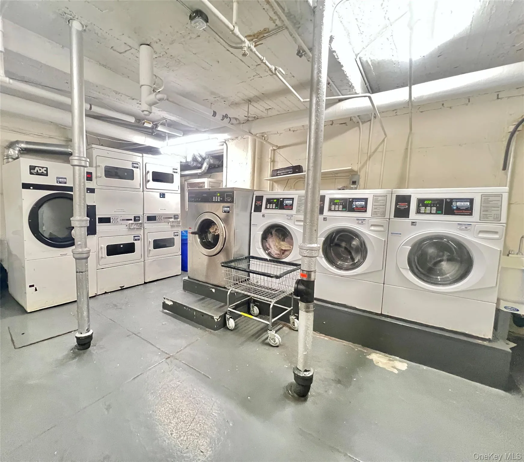 42-52 Layton Street, New York, NY, 1 Bedroom Bedrooms, 4 Rooms Rooms,1 BathroomBathrooms,Residential,For Rent,Layton,0,1047181 42-52 Layton Street, New York, NY, 1 Bedroom Bedrooms, 4 Rooms Rooms,1 BathroomBathrooms,Residential,For Rent,Layton,0,1047181
