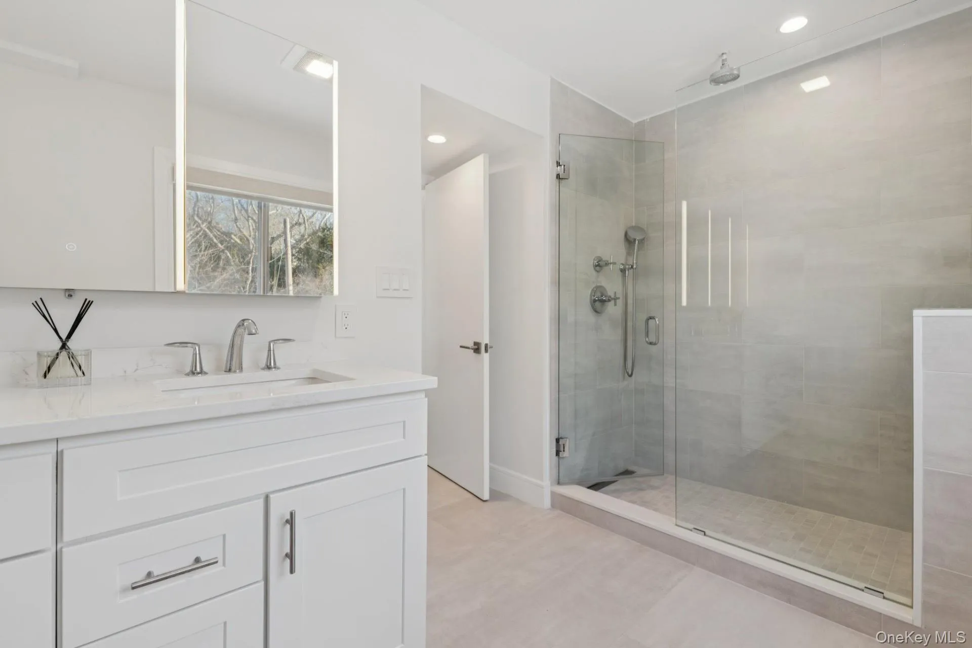 18 Tara Road, East Hampton, NY, 4 Bedrooms Bedrooms, 10 Rooms Rooms,3 BathroomsBathrooms,Residential,For Rent,Tara,0,1047183 18 Tara Road, East Hampton, NY, 4 Bedrooms Bedrooms, 10 Rooms Rooms,3 BathroomsBathrooms,Residential,For Rent,Tara,0,1047183