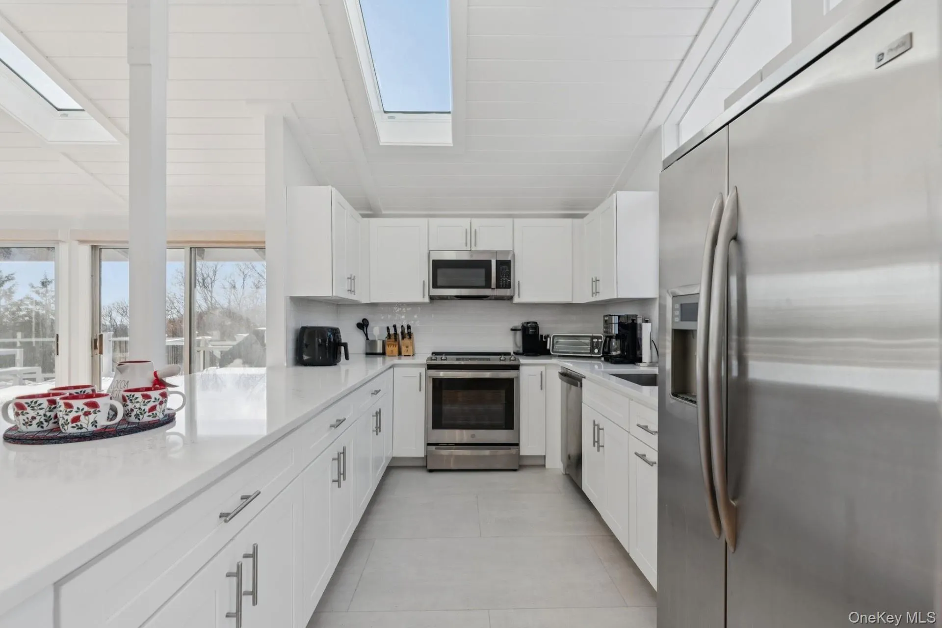 18 Tara Road, East Hampton, NY, 4 Bedrooms Bedrooms, 10 Rooms Rooms,3 BathroomsBathrooms,Residential,For Rent,Tara,0,1047183 18 Tara Road, East Hampton, NY, 4 Bedrooms Bedrooms, 10 Rooms Rooms,3 BathroomsBathrooms,Residential,For Rent,Tara,0,1047183