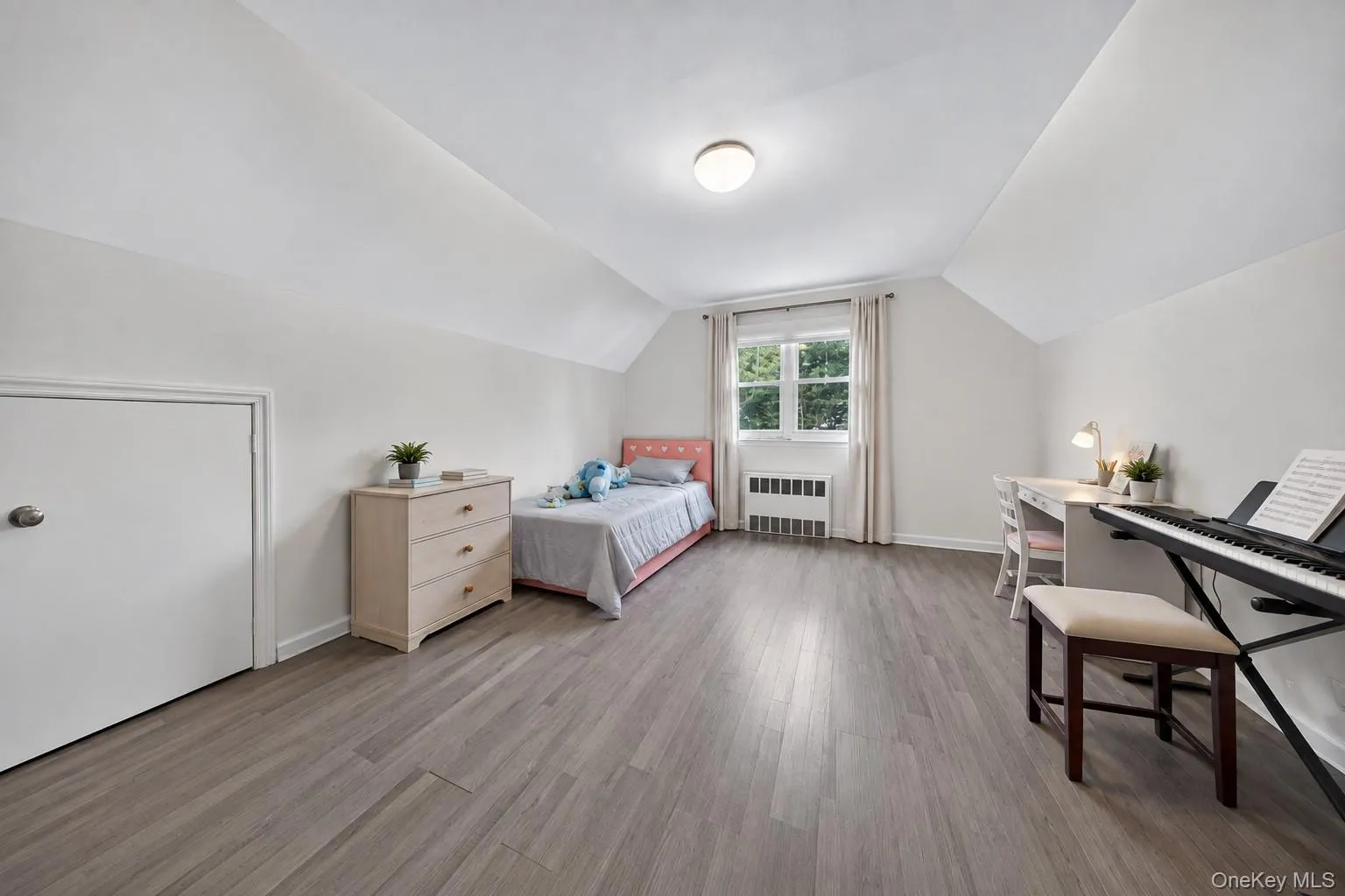 58-07 210th Street, New York, NY, 5 Bedrooms Bedrooms, 8 Rooms Rooms,4 BathroomsBathrooms,Residential,For Rent,210th,0,1047192 58-07 210th Street, New York, NY, 5 Bedrooms Bedrooms, 8 Rooms Rooms,4 BathroomsBathrooms,Residential,For Rent,210th,0,1047192