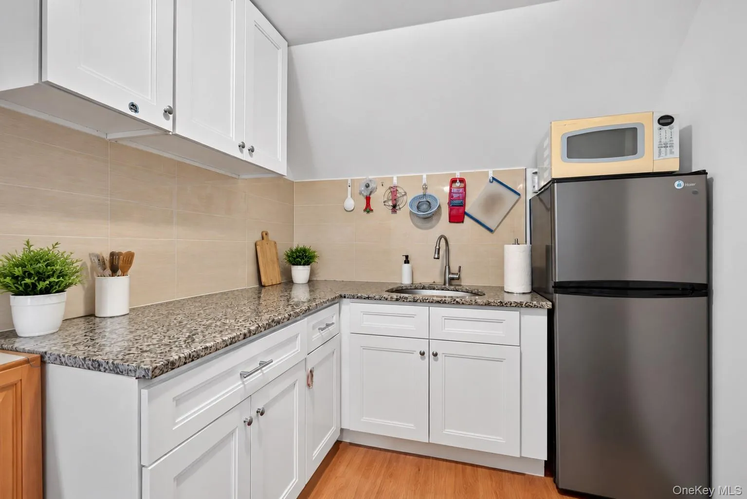 58-07 210th Street, New York, NY, 5 Bedrooms Bedrooms, 8 Rooms Rooms,4 BathroomsBathrooms,Residential,For Rent,210th,0,1047192 58-07 210th Street, New York, NY, 5 Bedrooms Bedrooms, 8 Rooms Rooms,4 BathroomsBathrooms,Residential,For Rent,210th,0,1047192