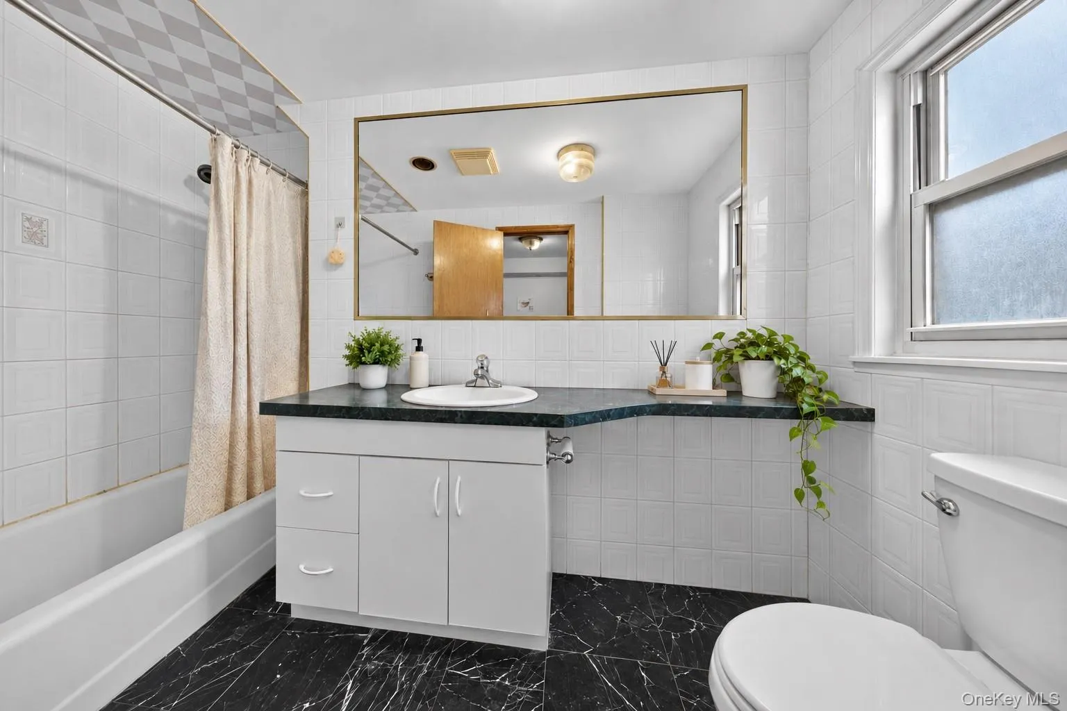 58-07 210th Street, New York, NY, 5 Bedrooms Bedrooms, 8 Rooms Rooms,4 BathroomsBathrooms,Residential,For Rent,210th,0,1047192 58-07 210th Street, New York, NY, 5 Bedrooms Bedrooms, 8 Rooms Rooms,4 BathroomsBathrooms,Residential,For Rent,210th,0,1047192