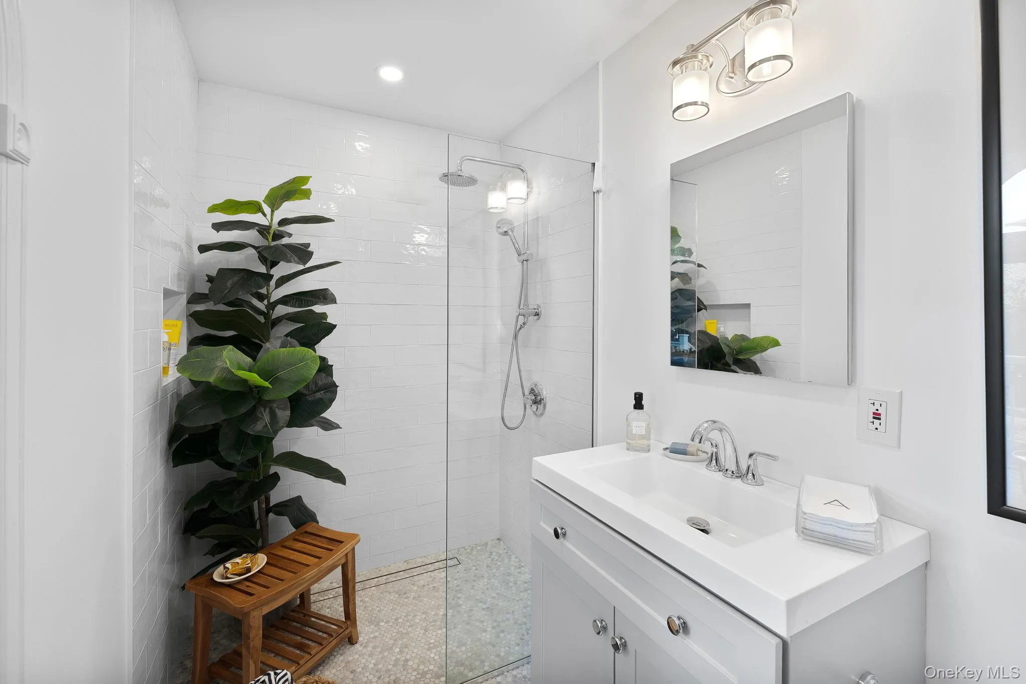 16 Robbins Avenue, Babylon, NY, 3 Bedrooms Bedrooms, 9 Rooms Rooms,2 BathroomsBathrooms,Residential,For Rent,Robbins,0,1047195 16 Robbins Avenue, Babylon, NY, 3 Bedrooms Bedrooms, 9 Rooms Rooms,2 BathroomsBathrooms,Residential,For Rent,Robbins,0,1047195