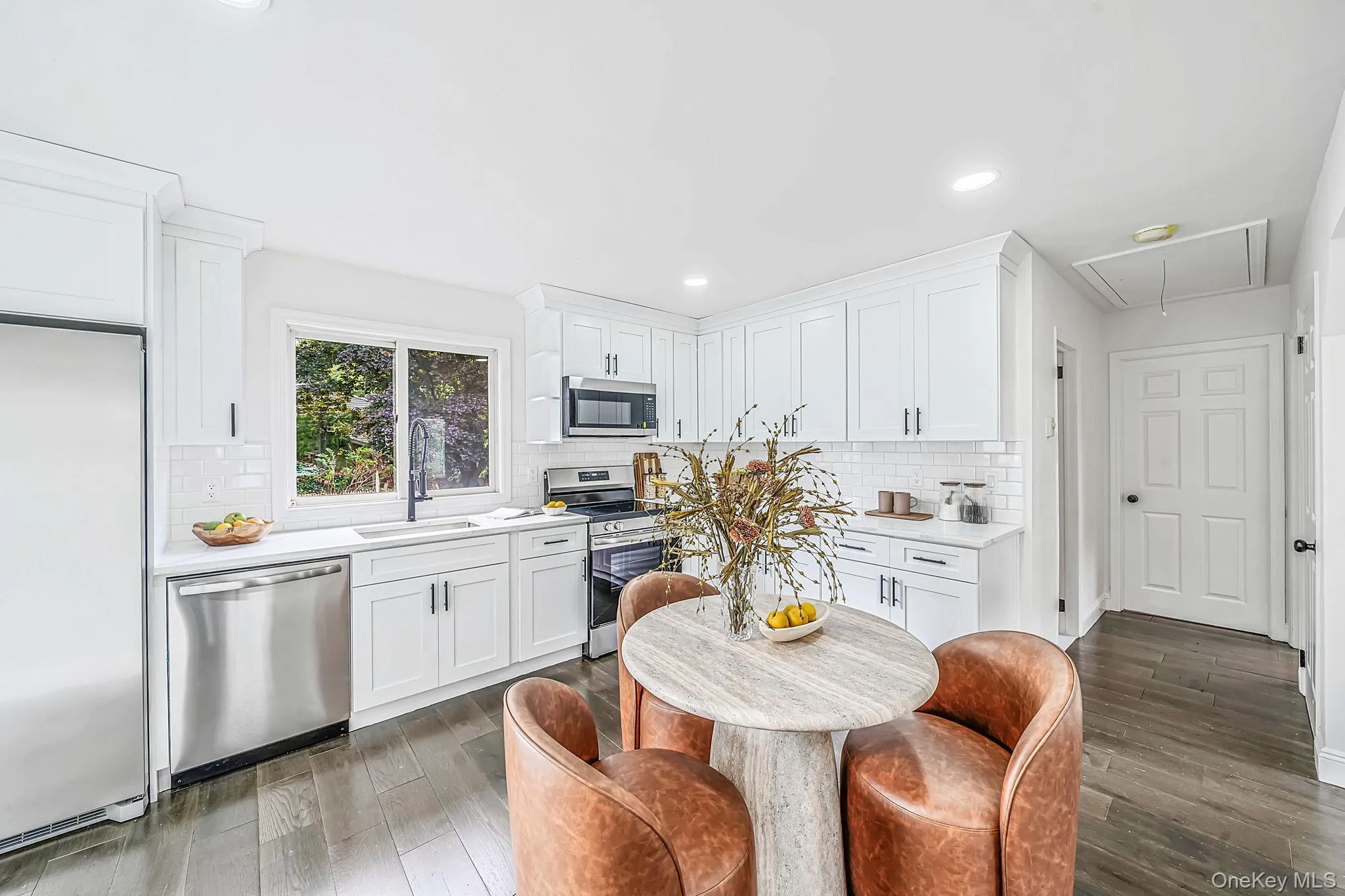 14 Millers Road, Brookhaven, NY, 4 Bedrooms Bedrooms, 8 Rooms Rooms,2 BathroomsBathrooms,Residential,For Rent,Millers,0,1047202 14 Millers Road, Brookhaven, NY, 4 Bedrooms Bedrooms, 8 Rooms Rooms,2 BathroomsBathrooms,Residential,For Rent,Millers,0,1047202