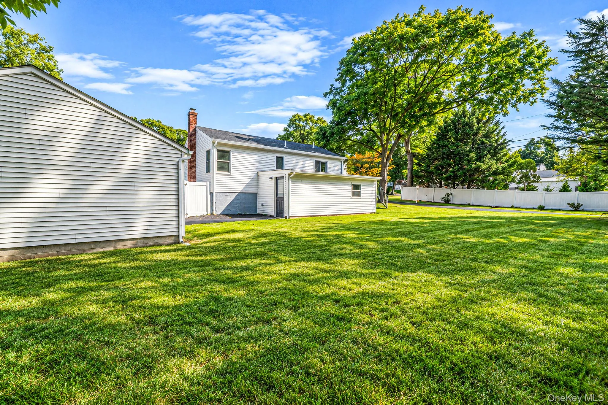 14 Millers Road, Brookhaven, NY, 4 Bedrooms Bedrooms, 8 Rooms Rooms,2 BathroomsBathrooms,Residential,For Rent,Millers,0,1047202 14 Millers Road, Brookhaven, NY, 4 Bedrooms Bedrooms, 8 Rooms Rooms,2 BathroomsBathrooms,Residential,For Rent,Millers,0,1047202