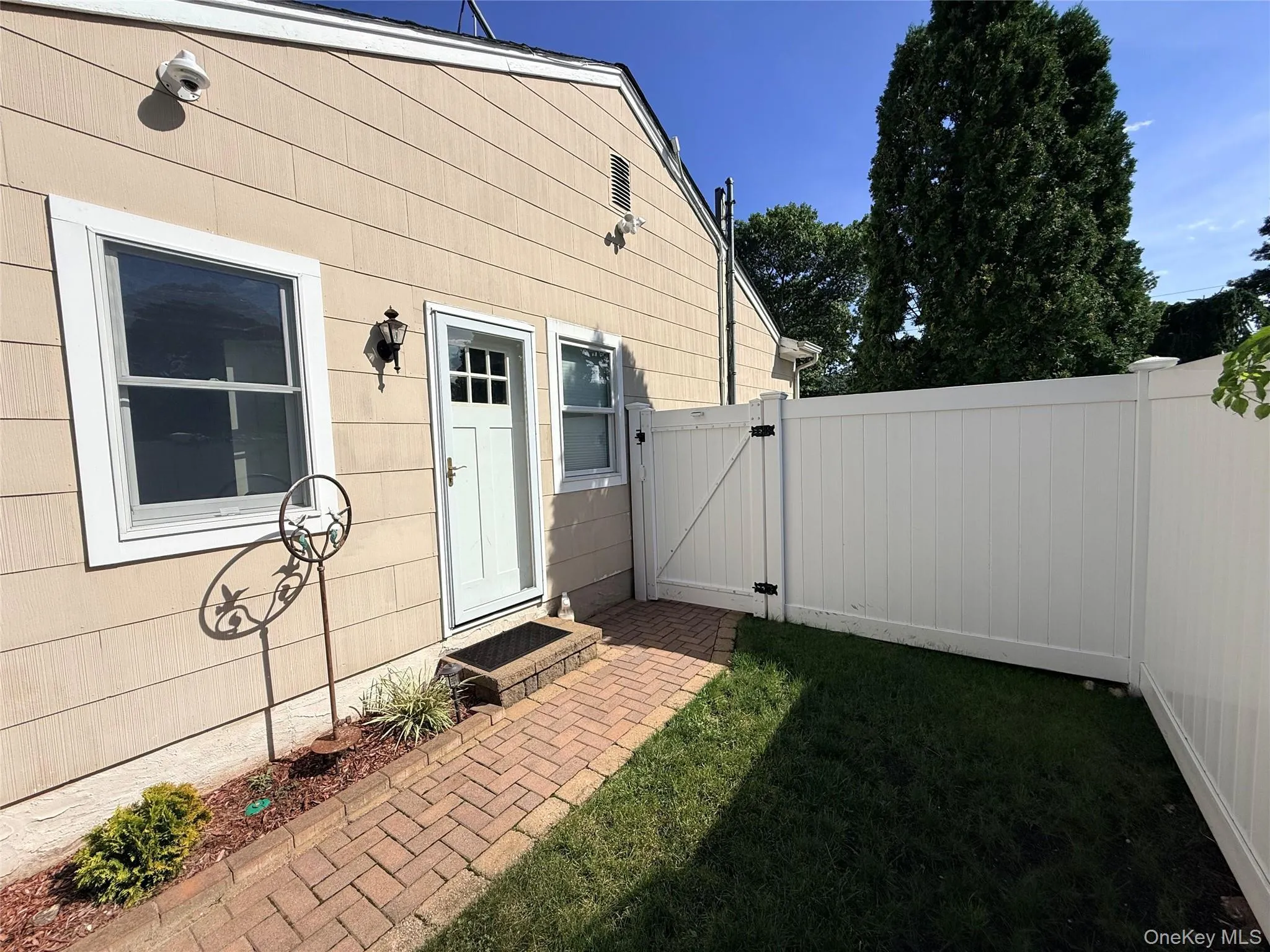 35 Ranch Drive, Brookhaven, NY, 3 Bedrooms Bedrooms, 6 Rooms Rooms,2 BathroomsBathrooms,Residential,For Rent,Ranch,0,1047205 35 Ranch Drive, Brookhaven, NY, 3 Bedrooms Bedrooms, 6 Rooms Rooms,2 BathroomsBathrooms,Residential,For Rent,Ranch,0,1047205