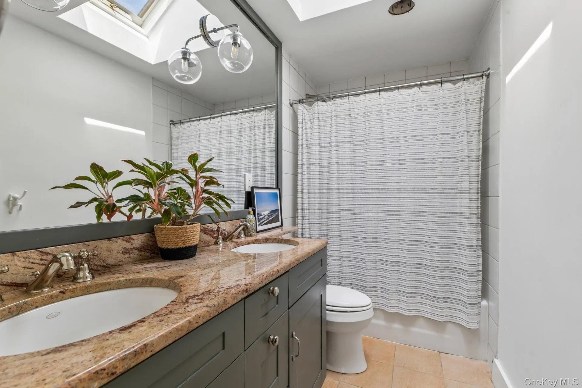 12 Deep View Court, East Hampton, NY, 4 Bedrooms Bedrooms, 8 Rooms Rooms,2 BathroomsBathrooms,Residential,For Rent,Deep View,0,1047210 12 Deep View Court, East Hampton, NY, 4 Bedrooms Bedrooms, 8 Rooms Rooms,2 BathroomsBathrooms,Residential,For Rent,Deep View,0,1047210