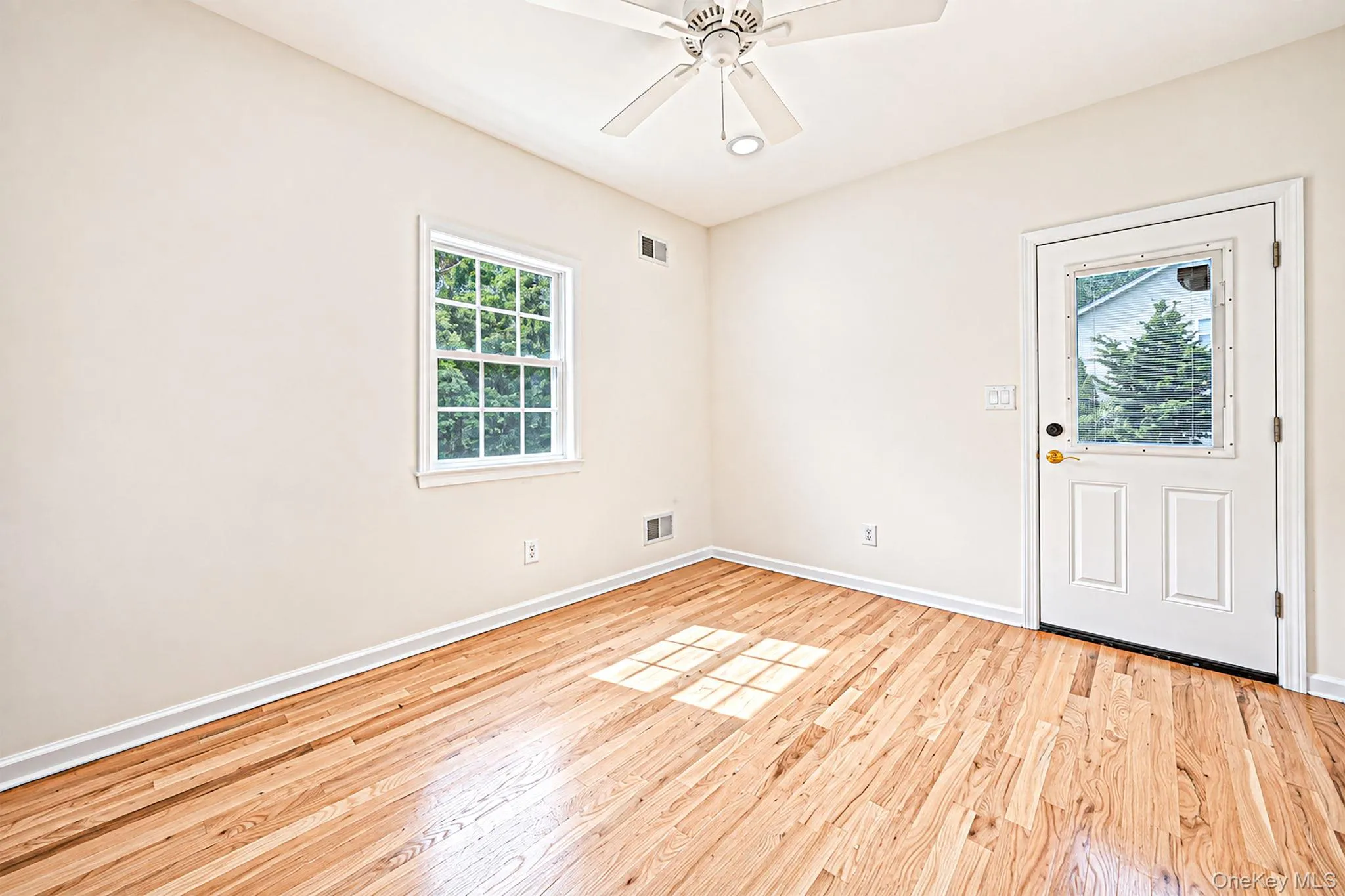 18 Woodridge Lane, Brookhaven, NY, 5 Bedrooms Bedrooms, 9 Rooms Rooms,2 BathroomsBathrooms,Residential,For Rent,Woodridge,0,1047218 18 Woodridge Lane, Brookhaven, NY, 5 Bedrooms Bedrooms, 9 Rooms Rooms,2 BathroomsBathrooms,Residential,For Rent,Woodridge,0,1047218
