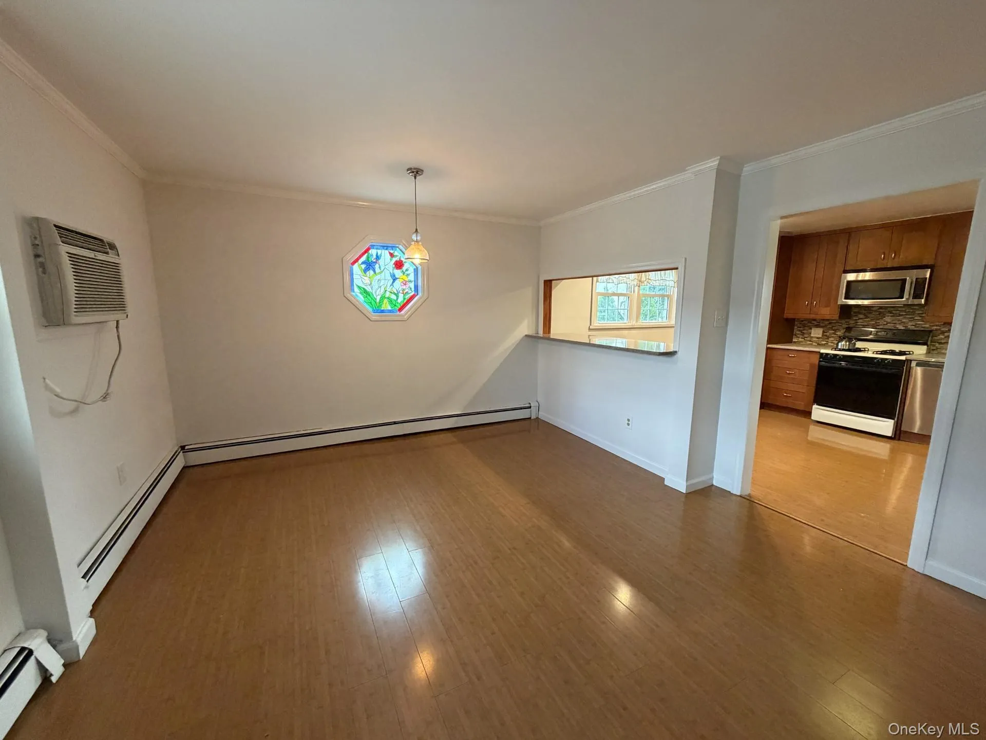 184 Horton Avenue, Hempstead, NY, 3 Bedrooms Bedrooms, 7 Rooms Rooms,1 BathroomBathrooms,Residential Lease,For Rent,Horton,0,1047219 184 Horton Avenue, Hempstead, NY, 3 Bedrooms Bedrooms, 7 Rooms Rooms,1 BathroomBathrooms,Residential Lease,For Rent,Horton,0,1047219