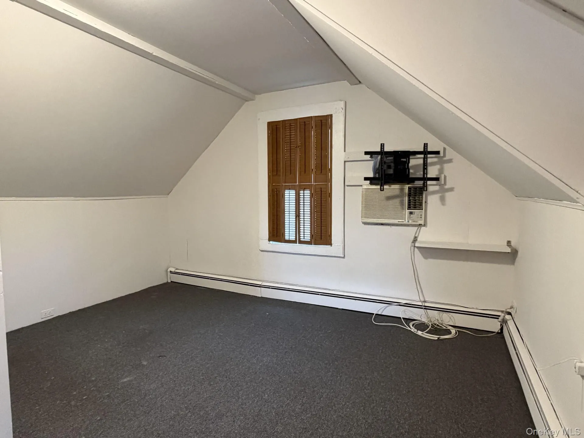 184 Horton Avenue, Hempstead, NY, 3 Bedrooms Bedrooms, 7 Rooms Rooms,1 BathroomBathrooms,Residential Lease,For Rent,Horton,0,1047219 184 Horton Avenue, Hempstead, NY, 3 Bedrooms Bedrooms, 7 Rooms Rooms,1 BathroomBathrooms,Residential Lease,For Rent,Horton,0,1047219