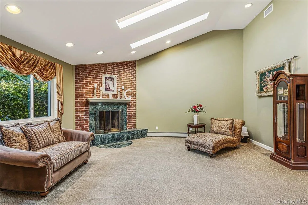 31 Dehan Street, Smithtown, NY, 3 Bedrooms Bedrooms, 14 Rooms Rooms,2 BathroomsBathrooms,Residential,For Rent,Dehan,0,1047231 31 Dehan Street, Smithtown, NY, 3 Bedrooms Bedrooms, 14 Rooms Rooms,2 BathroomsBathrooms,Residential,For Rent,Dehan,0,1047231