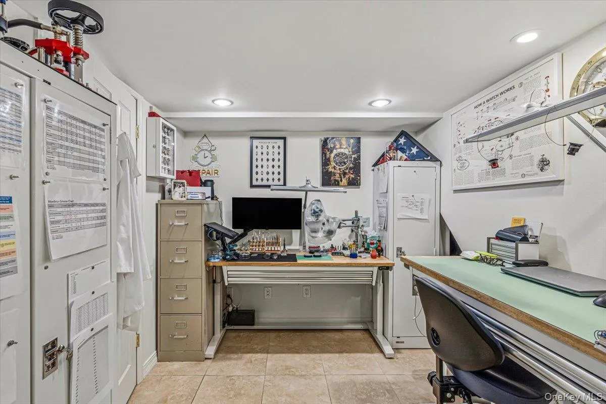 31 Dehan Street, Smithtown, NY, 3 Bedrooms Bedrooms, 14 Rooms Rooms,2 BathroomsBathrooms,Residential,For Rent,Dehan,0,1047231 31 Dehan Street, Smithtown, NY, 3 Bedrooms Bedrooms, 14 Rooms Rooms,2 BathroomsBathrooms,Residential,For Rent,Dehan,0,1047231