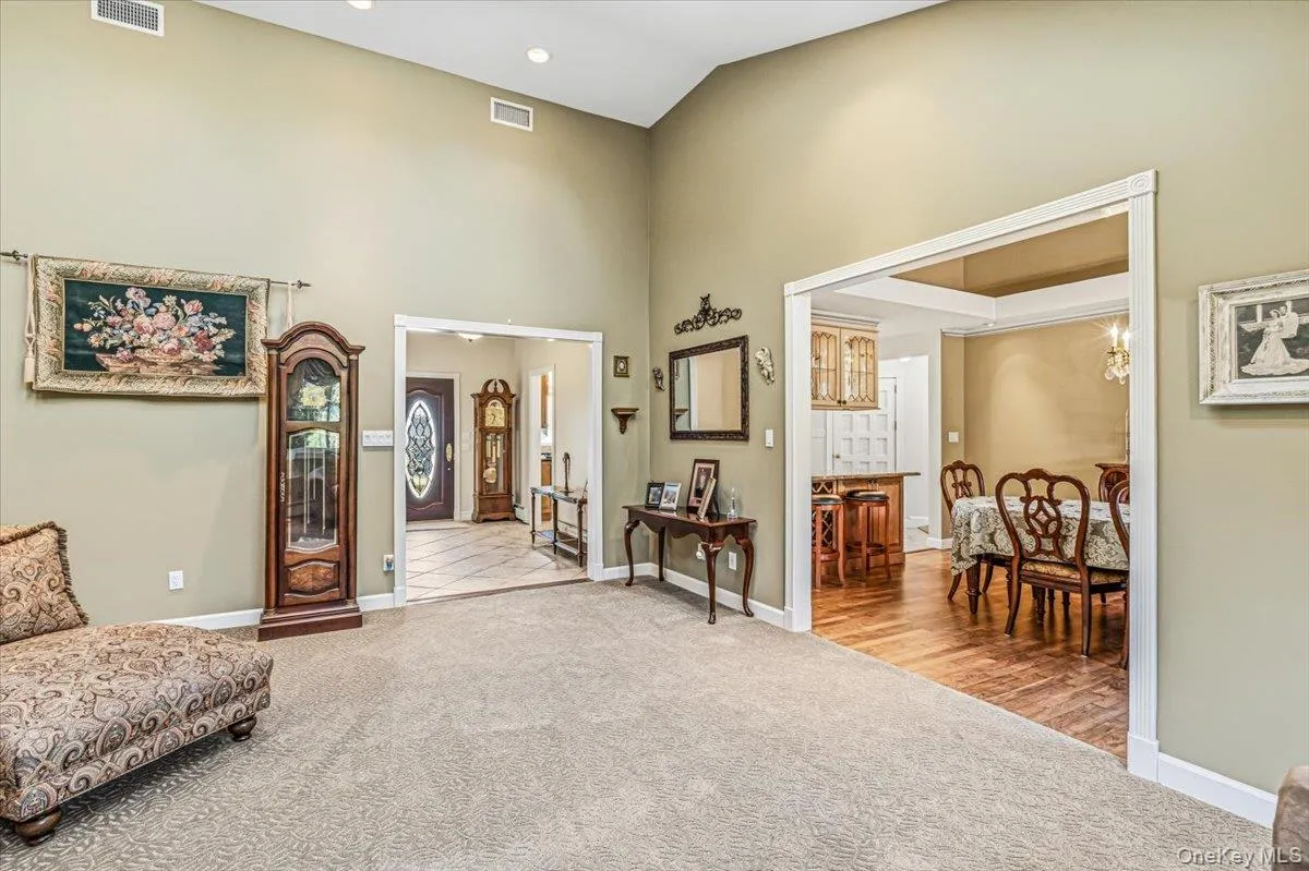 31 Dehan Street, Smithtown, NY, 3 Bedrooms Bedrooms, 14 Rooms Rooms,2 BathroomsBathrooms,Residential,For Rent,Dehan,0,1047231 31 Dehan Street, Smithtown, NY, 3 Bedrooms Bedrooms, 14 Rooms Rooms,2 BathroomsBathrooms,Residential,For Rent,Dehan,0,1047231