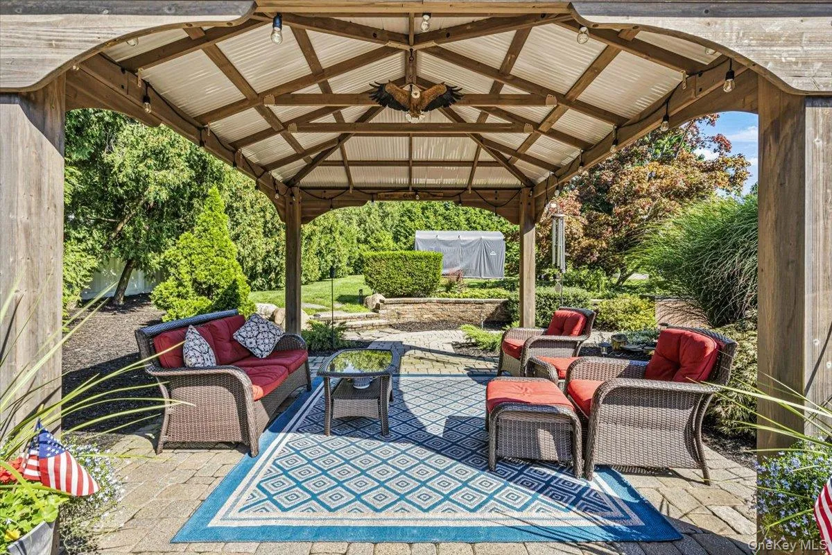 31 Dehan Street, Smithtown, NY, 3 Bedrooms Bedrooms, 14 Rooms Rooms,2 BathroomsBathrooms,Residential,For Rent,Dehan,0,1047231 31 Dehan Street, Smithtown, NY, 3 Bedrooms Bedrooms, 14 Rooms Rooms,2 BathroomsBathrooms,Residential,For Rent,Dehan,0,1047231