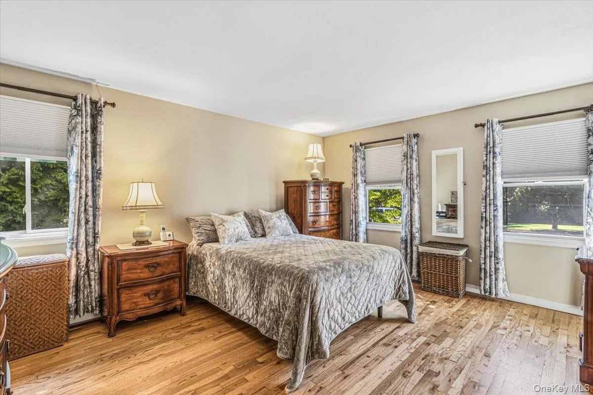 31 Dehan Street, Smithtown, NY, 3 Bedrooms Bedrooms, 14 Rooms Rooms,2 BathroomsBathrooms,Residential,For Rent,Dehan,0,1047231 31 Dehan Street, Smithtown, NY, 3 Bedrooms Bedrooms, 14 Rooms Rooms,2 BathroomsBathrooms,Residential,For Rent,Dehan,0,1047231