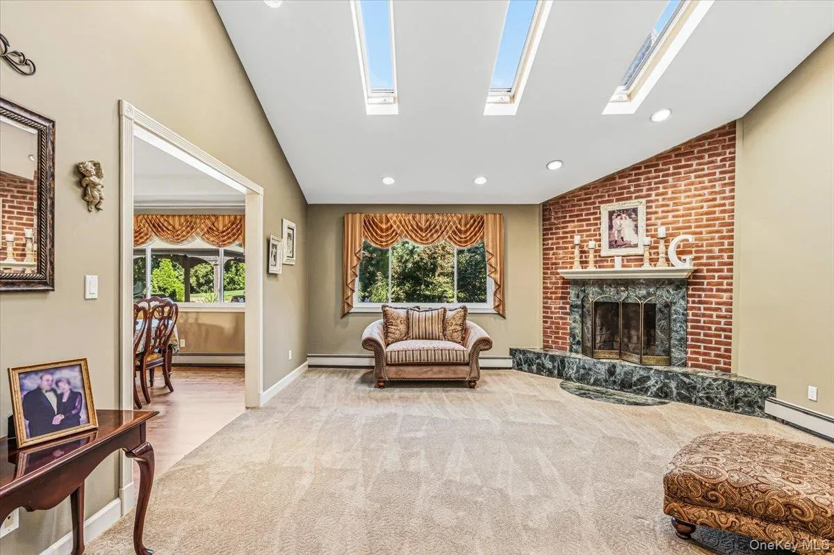 31 Dehan Street, Smithtown, NY, 3 Bedrooms Bedrooms, 14 Rooms Rooms,2 BathroomsBathrooms,Residential,For Rent,Dehan,0,1047231 31 Dehan Street, Smithtown, NY, 3 Bedrooms Bedrooms, 14 Rooms Rooms,2 BathroomsBathrooms,Residential,For Rent,Dehan,0,1047231