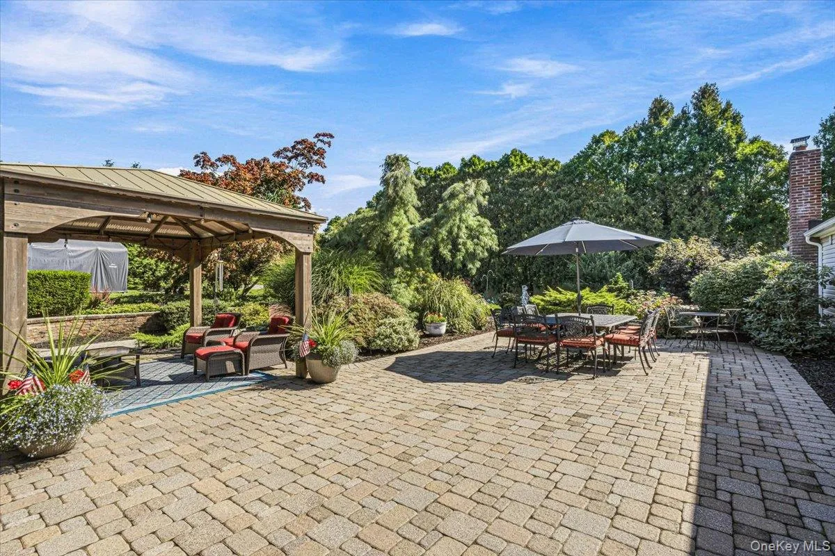 31 Dehan Street, Smithtown, NY, 3 Bedrooms Bedrooms, 14 Rooms Rooms,2 BathroomsBathrooms,Residential,For Rent,Dehan,0,1047231 31 Dehan Street, Smithtown, NY, 3 Bedrooms Bedrooms, 14 Rooms Rooms,2 BathroomsBathrooms,Residential,For Rent,Dehan,0,1047231