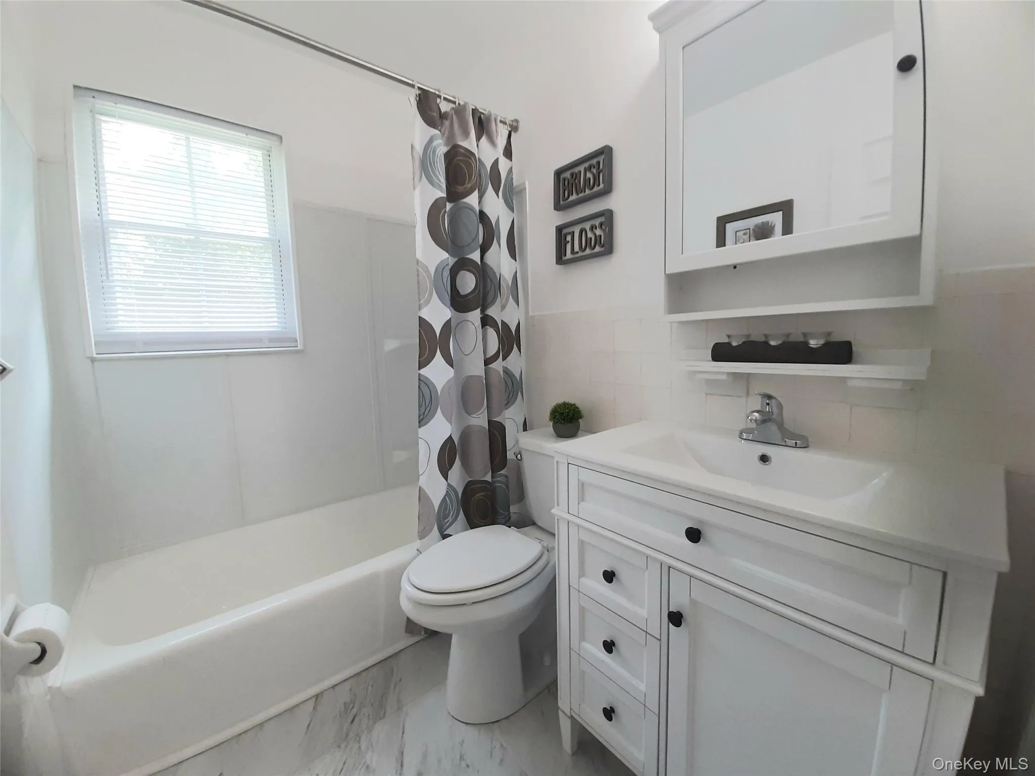 Beautifully updated bathroom Beautifully updated bathroom
