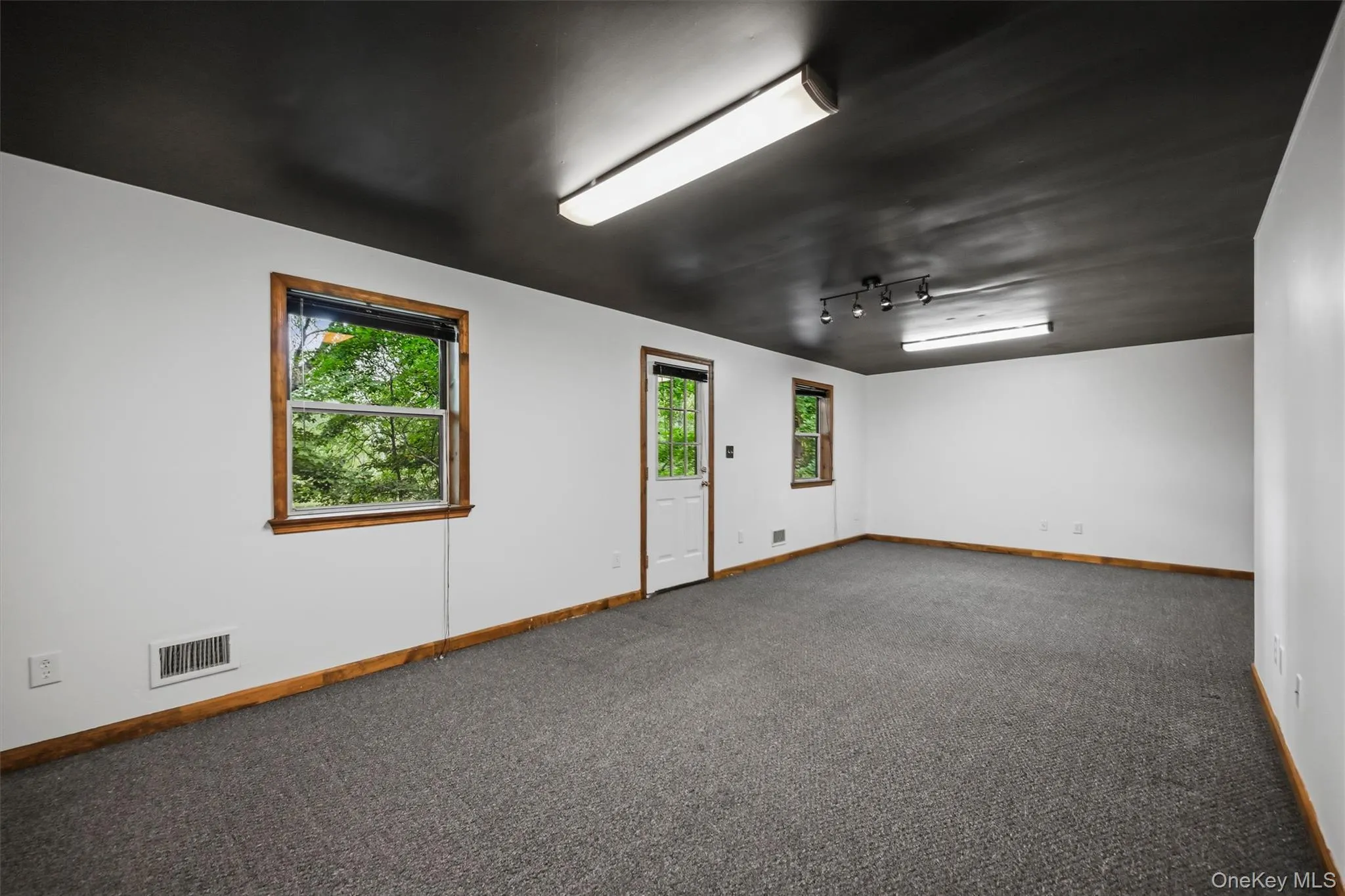 106 Freezer Road, Wallkill, NY, 4 Bedrooms Bedrooms, 14 Rooms Rooms,2 BathroomsBathrooms,Residential,For Rent,Freezer,0,1047247 106 Freezer Road, Wallkill, NY, 4 Bedrooms Bedrooms, 14 Rooms Rooms,2 BathroomsBathrooms,Residential,For Rent,Freezer,0,1047247