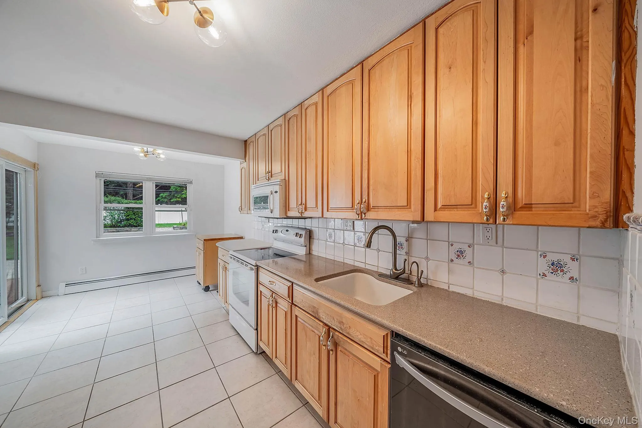 12 Beecher Street, Brookhaven, NY, 3 Bedrooms Bedrooms, 9 Rooms Rooms,2 BathroomsBathrooms,Residential,For Rent,Beecher,0,1047250 12 Beecher Street, Brookhaven, NY, 3 Bedrooms Bedrooms, 9 Rooms Rooms,2 BathroomsBathrooms,Residential,For Rent,Beecher,0,1047250