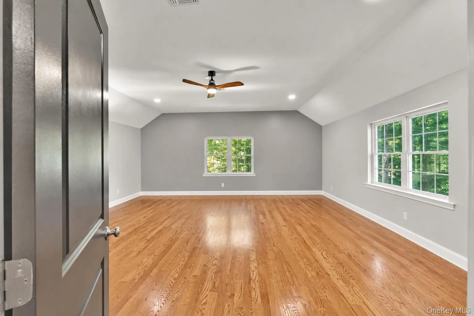 Virtually decluttered, Could be a hobby room, media room, home office or just a large recreational space Virtually decluttered, Could be a hobby room, media room, home office or just a large recreational space
