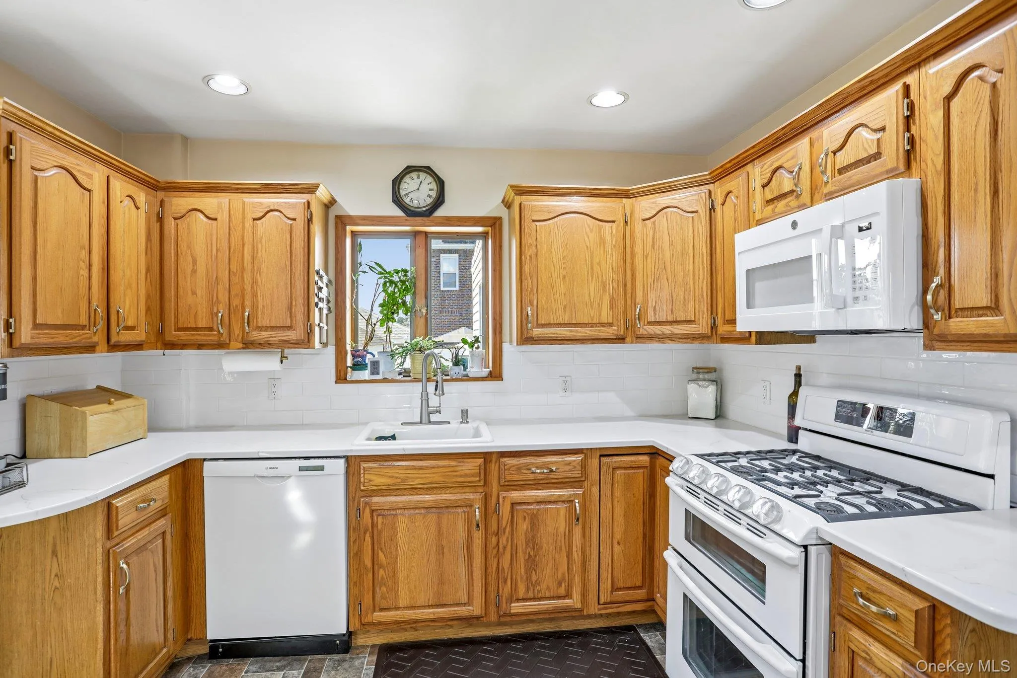 309 Bellevue Avenue, Yonkers, NY, 3 Bedrooms Bedrooms, 7 Rooms Rooms,1 BathroomBathrooms,Residential,For Rent,Bellevue,0,1047254 309 Bellevue Avenue, Yonkers, NY, 3 Bedrooms Bedrooms, 7 Rooms Rooms,1 BathroomBathrooms,Residential,For Rent,Bellevue,0,1047254