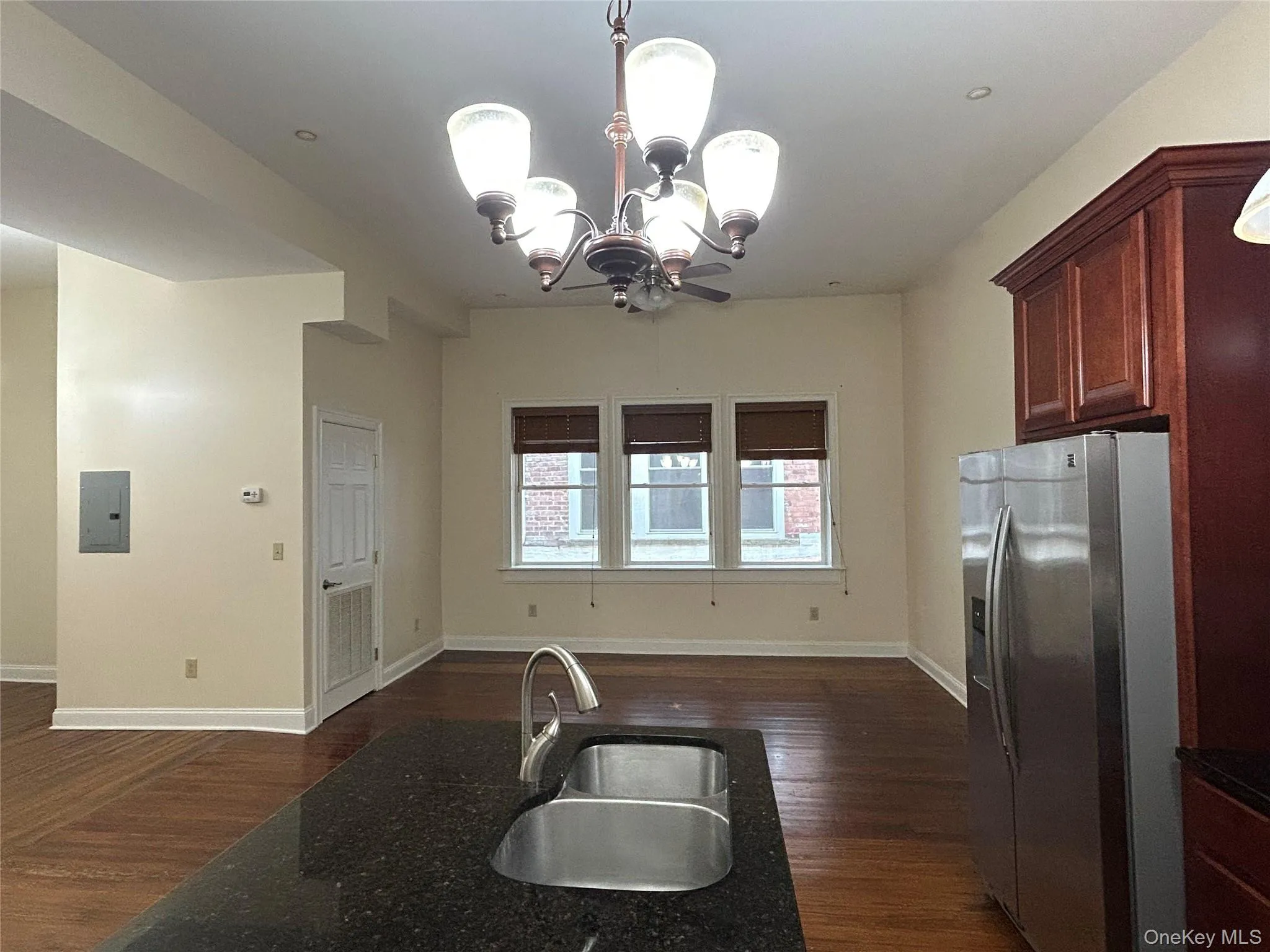 337 Main Street, Poughkeepsie, NY, 1 Bedroom Bedrooms, 3 Rooms Rooms,1 BathroomBathrooms,Residential Lease,For Rent,Main,0,1047266 337 Main Street, Poughkeepsie, NY, 1 Bedroom Bedrooms, 3 Rooms Rooms,1 BathroomBathrooms,Residential Lease,For Rent,Main,0,1047266