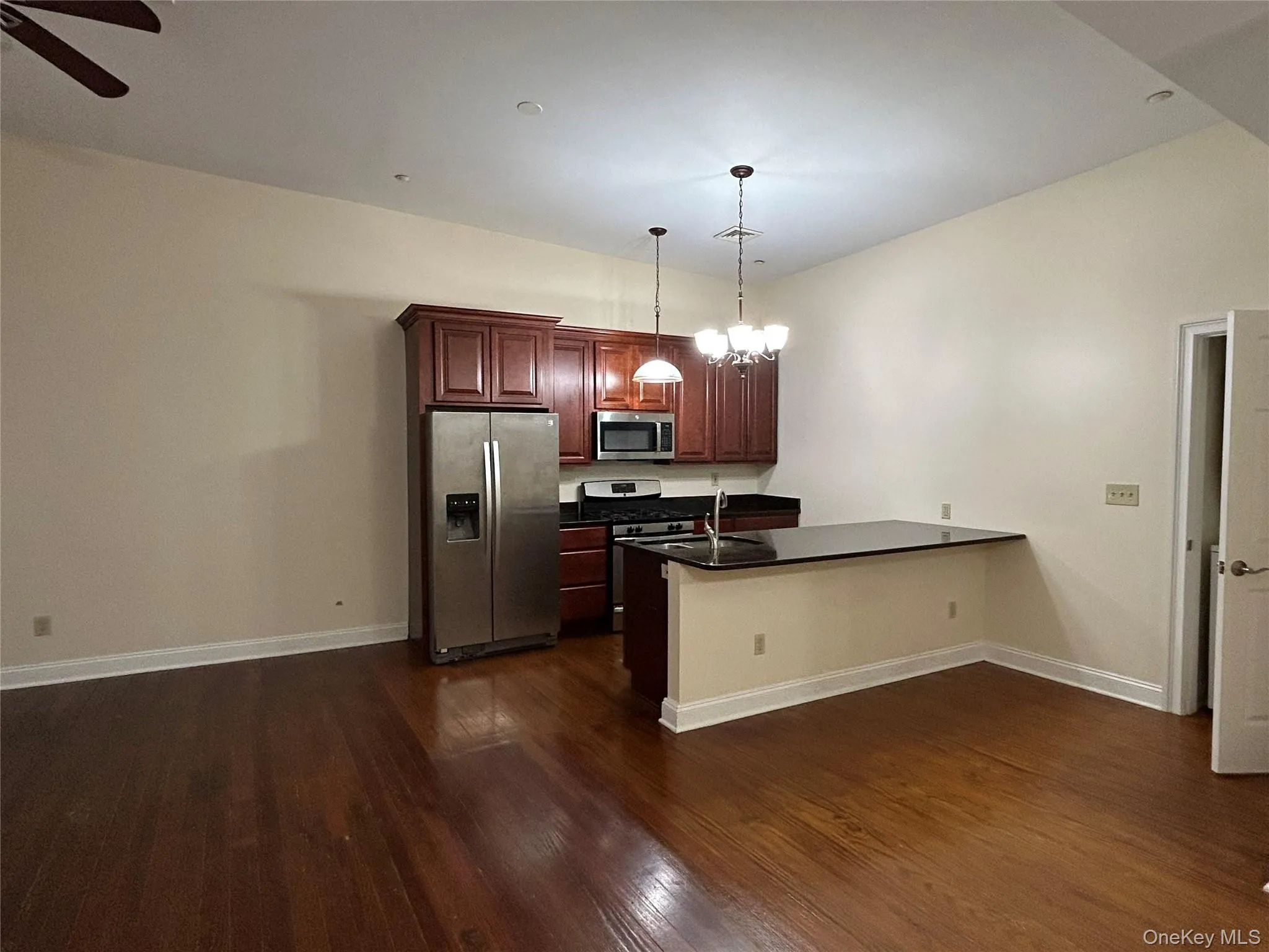 337 Main Street, Poughkeepsie, NY, 1 Bedroom Bedrooms, 3 Rooms Rooms,1 BathroomBathrooms,Residential Lease,For Rent,Main,0,1047266 337 Main Street, Poughkeepsie, NY, 1 Bedroom Bedrooms, 3 Rooms Rooms,1 BathroomBathrooms,Residential Lease,For Rent,Main,0,1047266