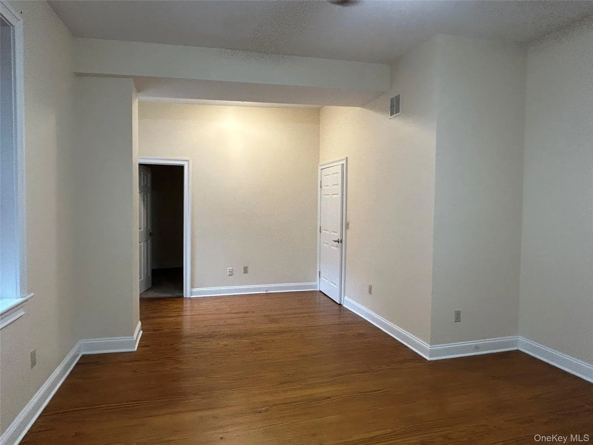 337 Main Street, Poughkeepsie, NY, 1 Bedroom Bedrooms, 3 Rooms Rooms,1 BathroomBathrooms,Residential Lease,For Rent,Main,0,1047266 337 Main Street, Poughkeepsie, NY, 1 Bedroom Bedrooms, 3 Rooms Rooms,1 BathroomBathrooms,Residential Lease,For Rent,Main,0,1047266