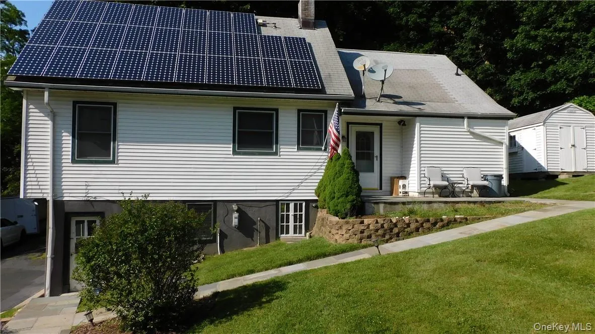 252 Rockland Lake, Clarkstown, NY, 2 Bedrooms Bedrooms, 5 Rooms Rooms,2 BathroomsBathrooms,Residential Lease,For Rent,Rockland Lake,0,1047270 252 Rockland Lake, Clarkstown, NY, 2 Bedrooms Bedrooms, 5 Rooms Rooms,2 BathroomsBathrooms,Residential Lease,For Rent,Rockland Lake,0,1047270