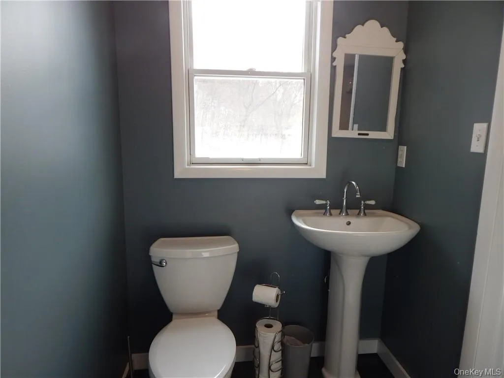 252 Rockland Lake, Clarkstown, NY, 2 Bedrooms Bedrooms, 5 Rooms Rooms,2 BathroomsBathrooms,Residential Lease,For Rent,Rockland Lake,0,1047270 252 Rockland Lake, Clarkstown, NY, 2 Bedrooms Bedrooms, 5 Rooms Rooms,2 BathroomsBathrooms,Residential Lease,For Rent,Rockland Lake,0,1047270