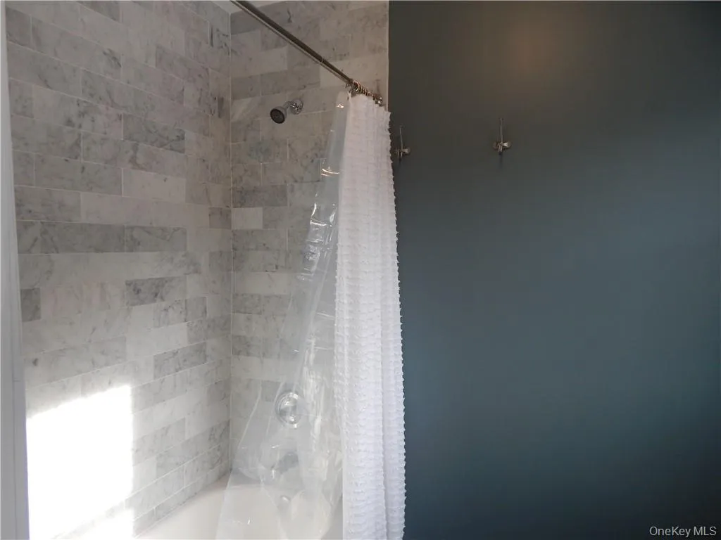 252 Rockland Lake, Clarkstown, NY, 2 Bedrooms Bedrooms, 5 Rooms Rooms,2 BathroomsBathrooms,Residential Lease,For Rent,Rockland Lake,0,1047270 252 Rockland Lake, Clarkstown, NY, 2 Bedrooms Bedrooms, 5 Rooms Rooms,2 BathroomsBathrooms,Residential Lease,For Rent,Rockland Lake,0,1047270
