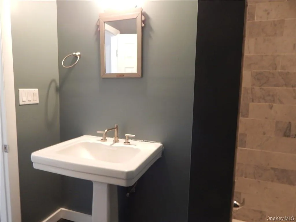 252 Rockland Lake, Clarkstown, NY, 2 Bedrooms Bedrooms, 5 Rooms Rooms,2 BathroomsBathrooms,Residential Lease,For Rent,Rockland Lake,0,1047270 252 Rockland Lake, Clarkstown, NY, 2 Bedrooms Bedrooms, 5 Rooms Rooms,2 BathroomsBathrooms,Residential Lease,For Rent,Rockland Lake,0,1047270