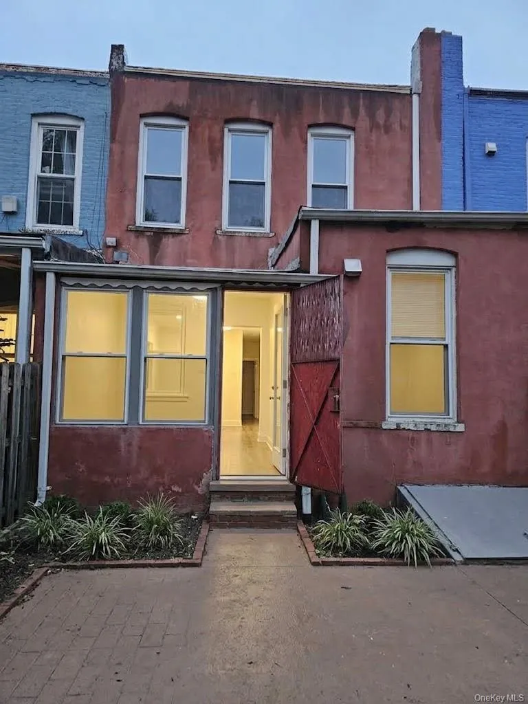 82 Forbell Street, New York, NY, 4 Bedrooms Bedrooms, 8 Rooms Rooms,3 BathroomsBathrooms,Residential,For Rent,Forbell,0,1047275 82 Forbell Street, New York, NY, 4 Bedrooms Bedrooms, 8 Rooms Rooms,3 BathroomsBathrooms,Residential,For Rent,Forbell,0,1047275