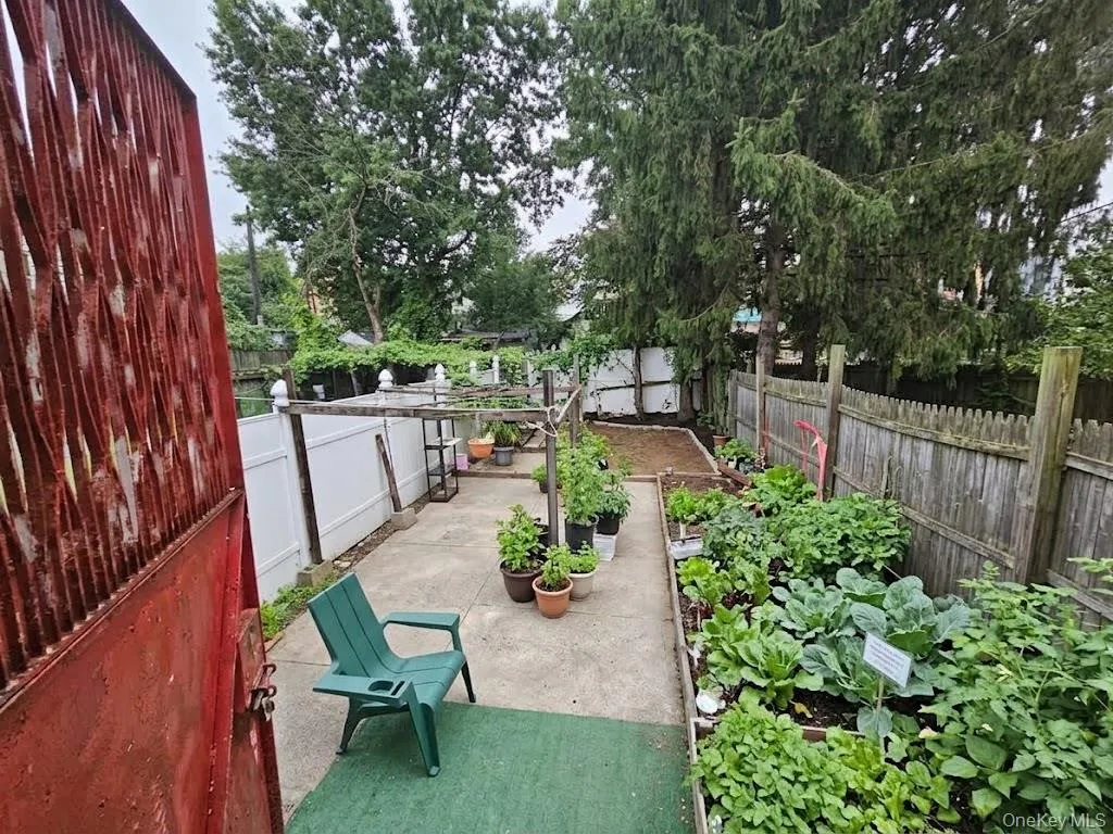 82 Forbell Street, New York, NY, 4 Bedrooms Bedrooms, 8 Rooms Rooms,3 BathroomsBathrooms,Residential,For Rent,Forbell,0,1047275 82 Forbell Street, New York, NY, 4 Bedrooms Bedrooms, 8 Rooms Rooms,3 BathroomsBathrooms,Residential,For Rent,Forbell,0,1047275