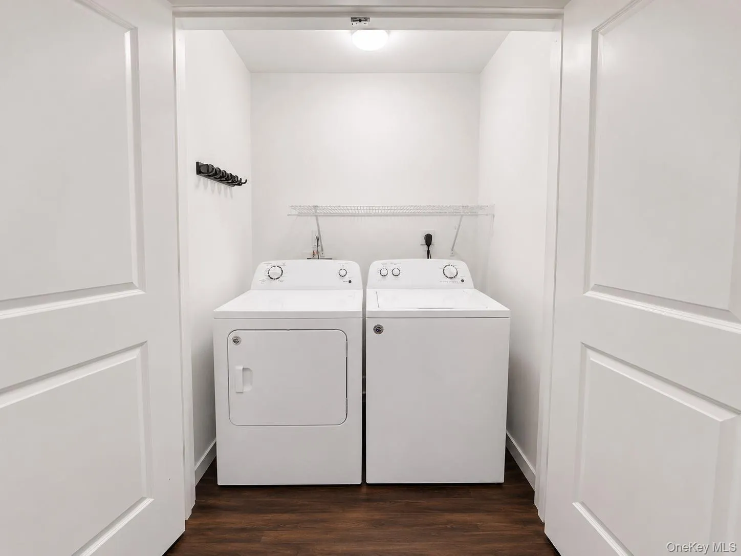 13 Main Street, Yonkers, NY, 2 Bedrooms Bedrooms, 1 Room Rooms,1 BathroomBathrooms,Residential Lease,For Rent,Main,0,1047277 13 Main Street, Yonkers, NY, 2 Bedrooms Bedrooms, 1 Room Rooms,1 BathroomBathrooms,Residential Lease,For Rent,Main,0,1047277