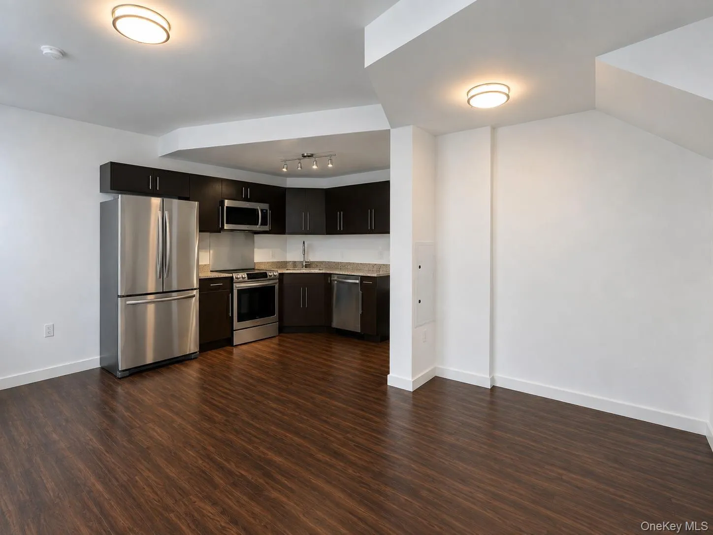 13 Main Street, Yonkers, NY, 2 Bedrooms Bedrooms, 1 Room Rooms,1 BathroomBathrooms,Residential Lease,For Rent,Main,0,1047277 13 Main Street, Yonkers, NY, 2 Bedrooms Bedrooms, 1 Room Rooms,1 BathroomBathrooms,Residential Lease,For Rent,Main,0,1047277
