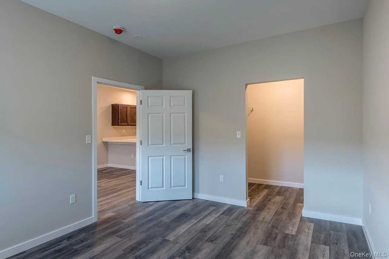 Representative bedroom showing finishes at Zero Place. Representative bedroom showing finishes at Zero Place.