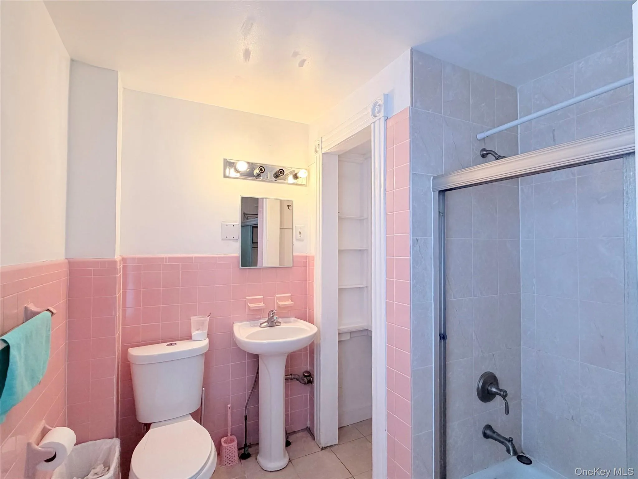 40 Academy Avenue, Middletown, NY, 2 Bedrooms Bedrooms, 7 Rooms Rooms,1 BathroomBathrooms,Residential,For Rent,Academy,0,1047286 40 Academy Avenue, Middletown, NY, 2 Bedrooms Bedrooms, 7 Rooms Rooms,1 BathroomBathrooms,Residential,For Rent,Academy,0,1047286