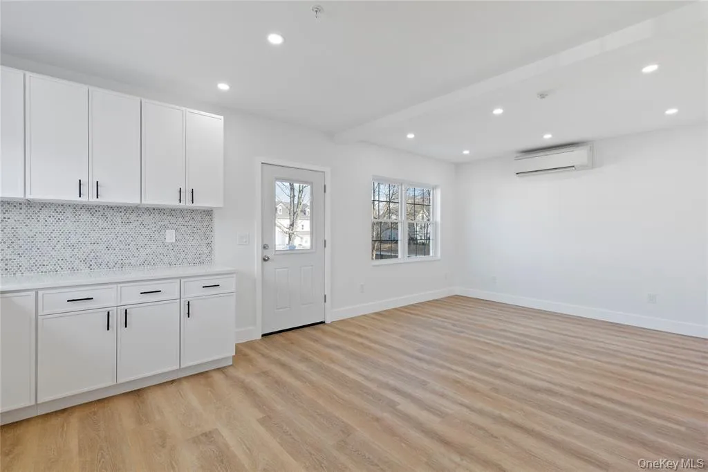 9 Lagrange Avenue, Poughkeepsie, NY, 2 Bedrooms Bedrooms, 3 Rooms Rooms,1 BathroomBathrooms,Residential Lease,For Rent,Lagrange,0,1047288 9 Lagrange Avenue, Poughkeepsie, NY, 2 Bedrooms Bedrooms, 3 Rooms Rooms,1 BathroomBathrooms,Residential Lease,For Rent,Lagrange,0,1047288