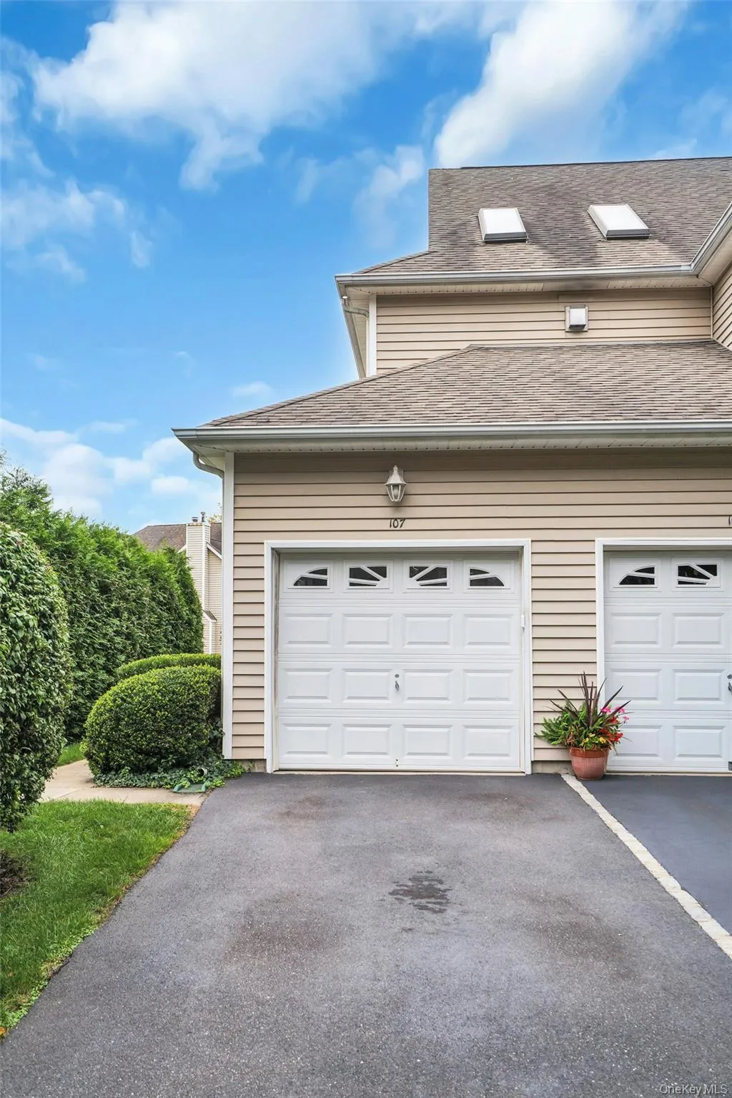 107 Deer Valley Drive, Smithtown, NY, 2 Bedrooms Bedrooms, 5 Rooms Rooms,2 BathroomsBathrooms,Residential,For Rent,Deer Valley,0,1047297 107 Deer Valley Drive, Smithtown, NY, 2 Bedrooms Bedrooms, 5 Rooms Rooms,2 BathroomsBathrooms,Residential,For Rent,Deer Valley,0,1047297