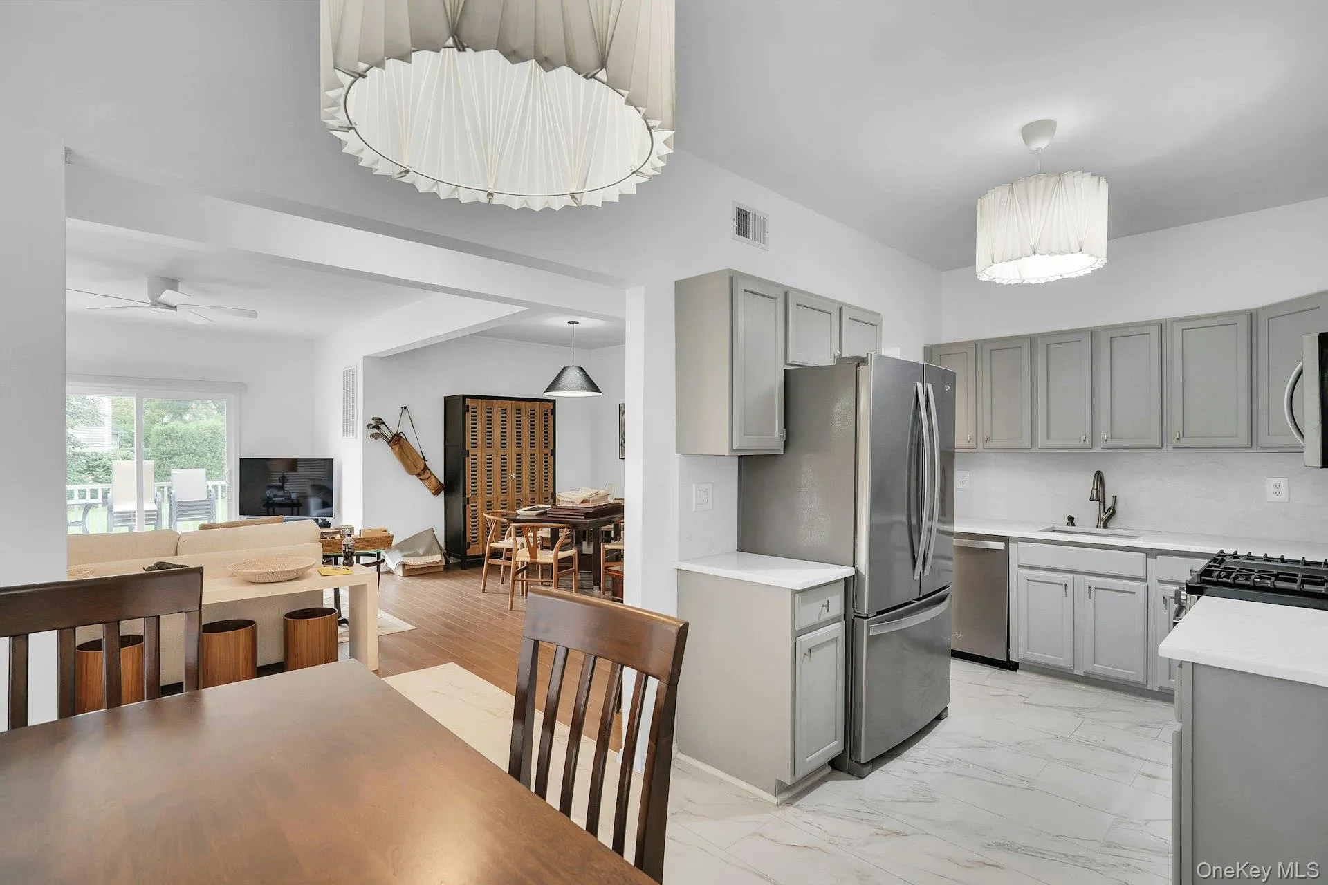 107 Deer Valley Drive, Smithtown, NY, 2 Bedrooms Bedrooms, 5 Rooms Rooms,2 BathroomsBathrooms,Residential,For Rent,Deer Valley,0,1047297 107 Deer Valley Drive, Smithtown, NY, 2 Bedrooms Bedrooms, 5 Rooms Rooms,2 BathroomsBathrooms,Residential,For Rent,Deer Valley,0,1047297