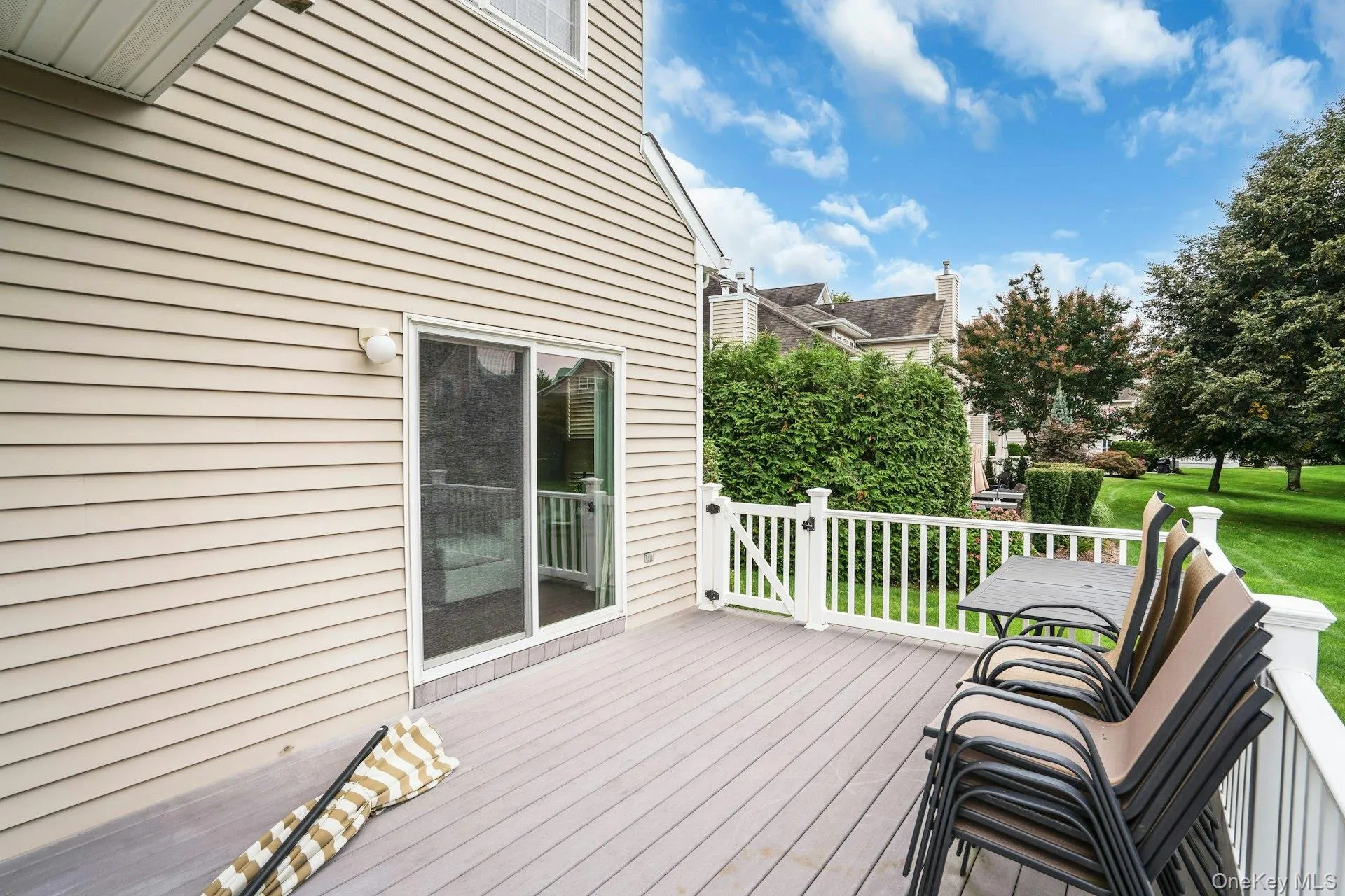 107 Deer Valley Drive, Smithtown, NY, 2 Bedrooms Bedrooms, 5 Rooms Rooms,2 BathroomsBathrooms,Residential,For Rent,Deer Valley,0,1047297 107 Deer Valley Drive, Smithtown, NY, 2 Bedrooms Bedrooms, 5 Rooms Rooms,2 BathroomsBathrooms,Residential,For Rent,Deer Valley,0,1047297