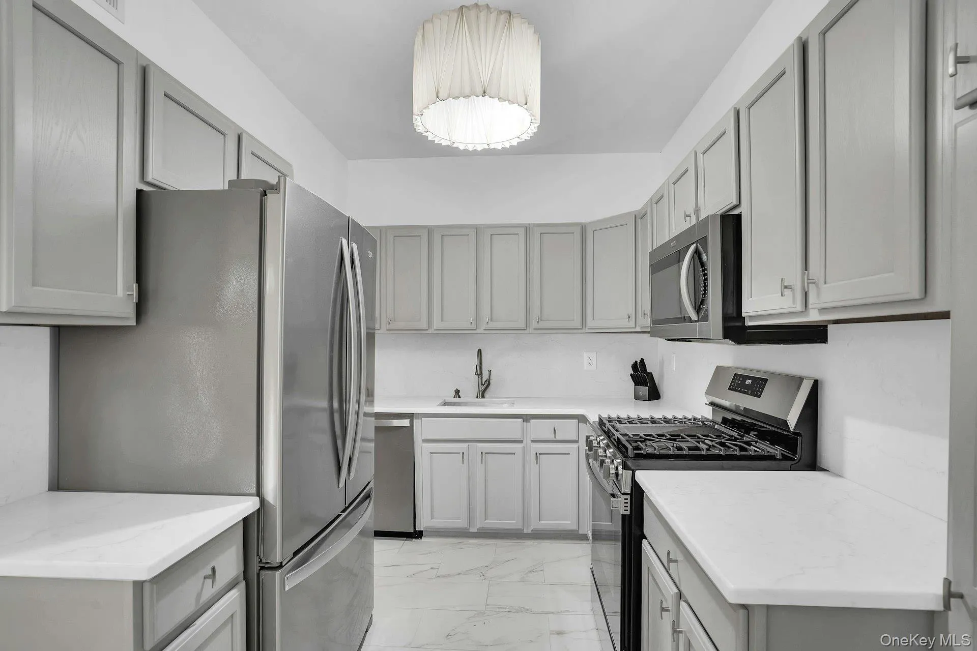 107 Deer Valley Drive, Smithtown, NY, 2 Bedrooms Bedrooms, 5 Rooms Rooms,2 BathroomsBathrooms,Residential,For Rent,Deer Valley,0,1047297 107 Deer Valley Drive, Smithtown, NY, 2 Bedrooms Bedrooms, 5 Rooms Rooms,2 BathroomsBathrooms,Residential,For Rent,Deer Valley,0,1047297