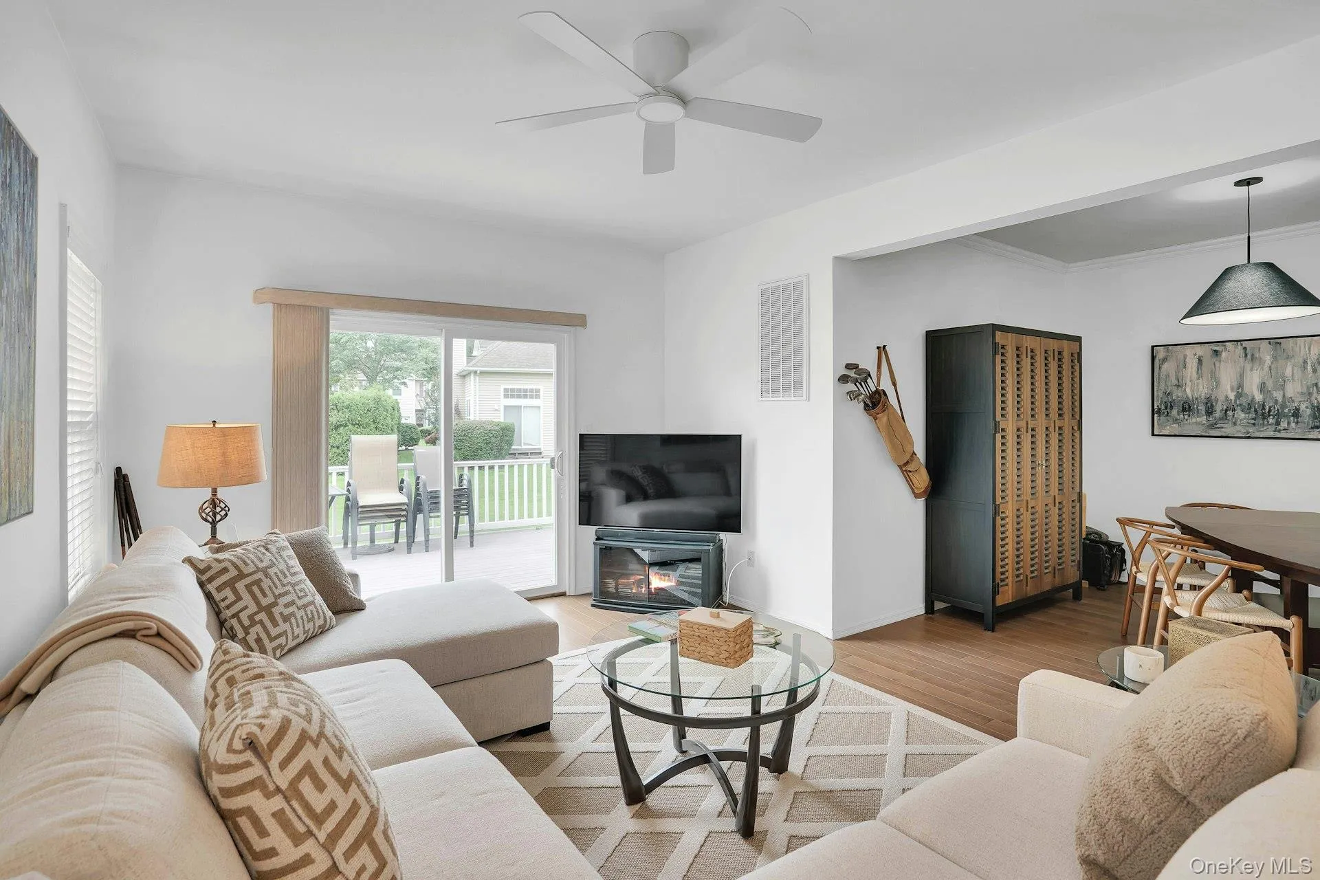 107 Deer Valley Drive, Smithtown, NY, 2 Bedrooms Bedrooms, 5 Rooms Rooms,2 BathroomsBathrooms,Residential,For Rent,Deer Valley,0,1047297 107 Deer Valley Drive, Smithtown, NY, 2 Bedrooms Bedrooms, 5 Rooms Rooms,2 BathroomsBathrooms,Residential,For Rent,Deer Valley,0,1047297