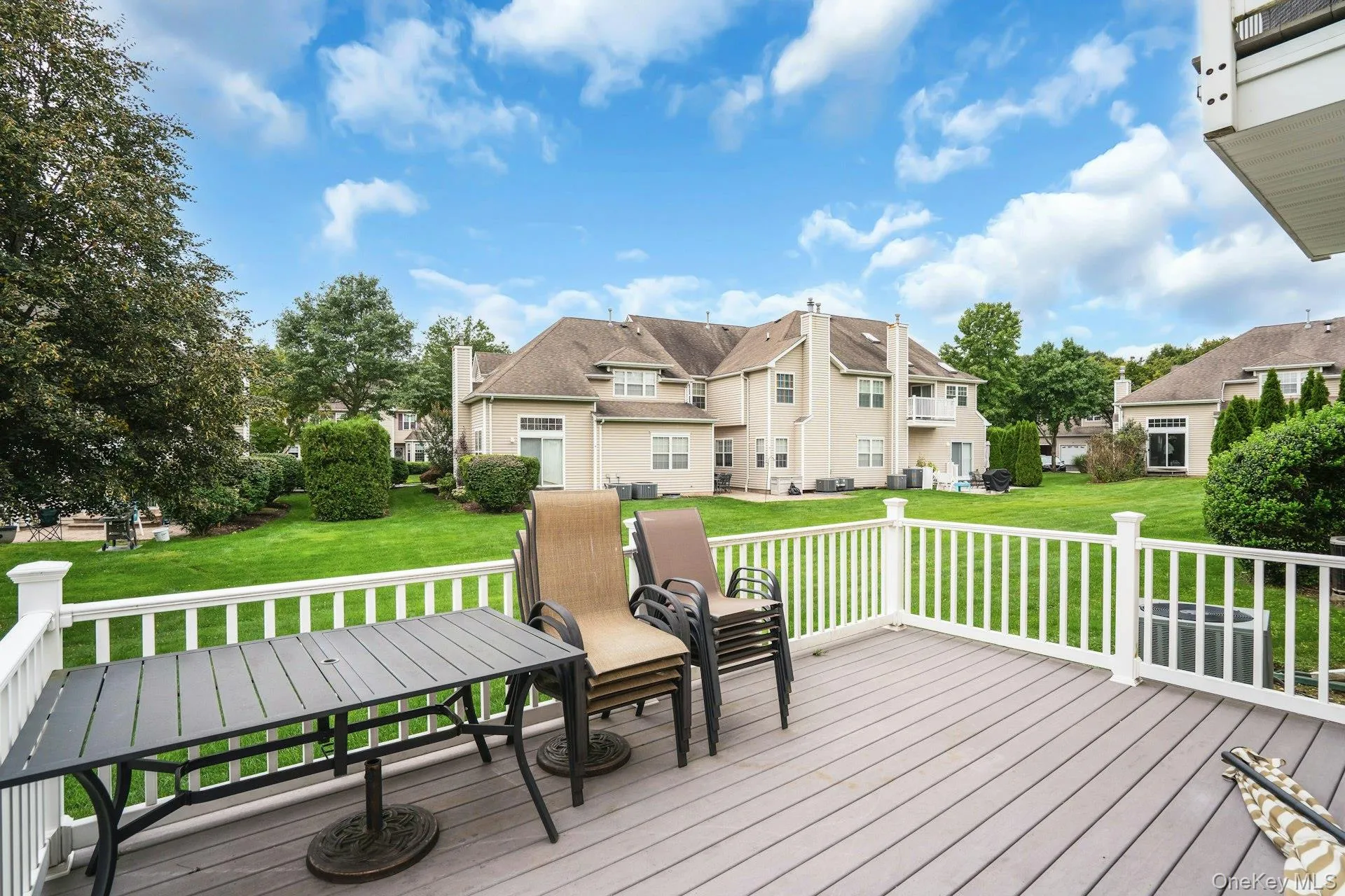 107 Deer Valley Drive, Smithtown, NY, 2 Bedrooms Bedrooms, 5 Rooms Rooms,2 BathroomsBathrooms,Residential,For Rent,Deer Valley,0,1047297 107 Deer Valley Drive, Smithtown, NY, 2 Bedrooms Bedrooms, 5 Rooms Rooms,2 BathroomsBathrooms,Residential,For Rent,Deer Valley,0,1047297