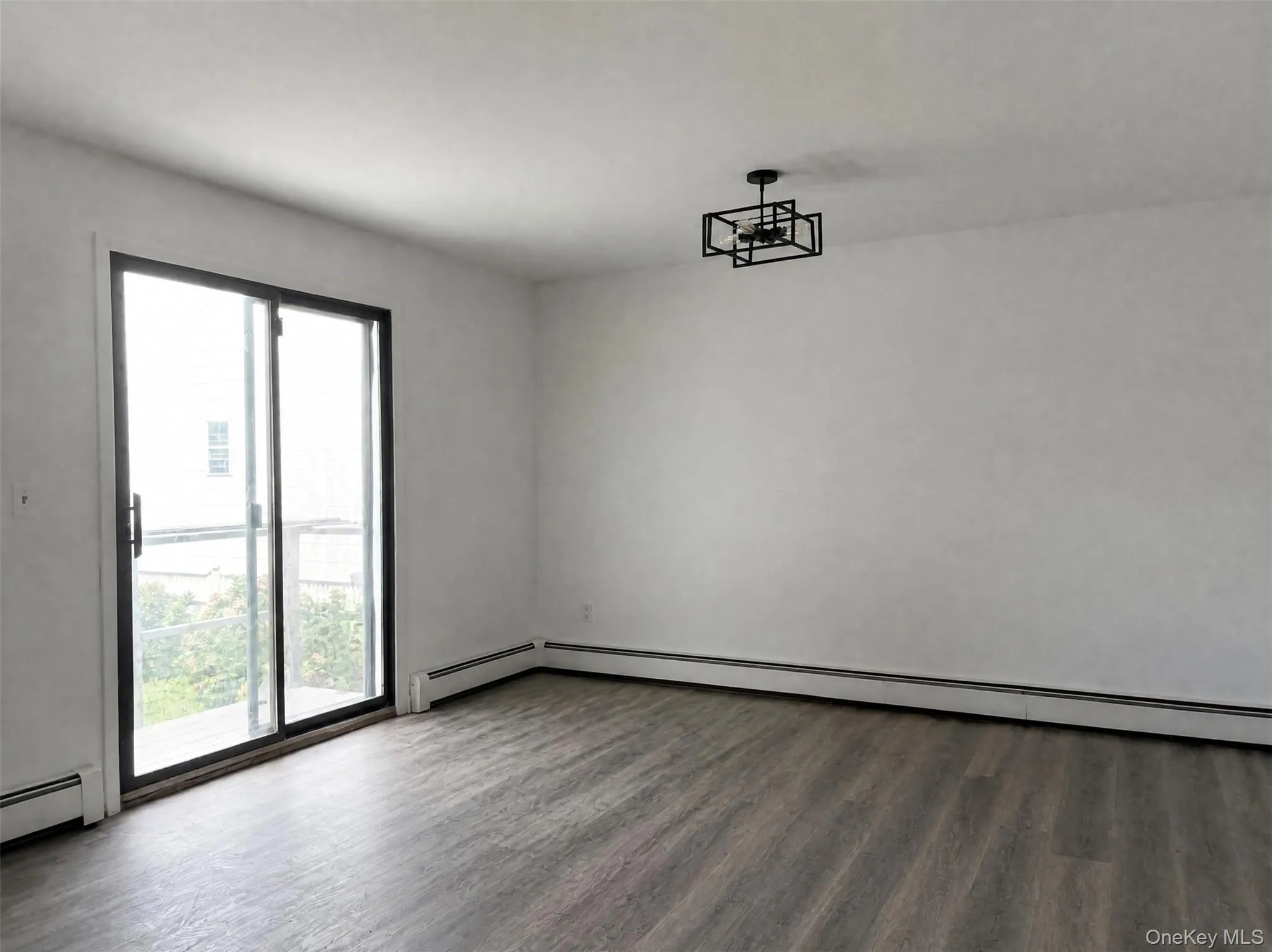 3B Park Manor Court, Glen Cove, NY, 3 Bedrooms Bedrooms, 5 Rooms Rooms,1 BathroomBathrooms,Residential Lease,For Rent,Park Manor,0,1047302 3B Park Manor Court, Glen Cove, NY, 3 Bedrooms Bedrooms, 5 Rooms Rooms,1 BathroomBathrooms,Residential Lease,For Rent,Park Manor,0,1047302